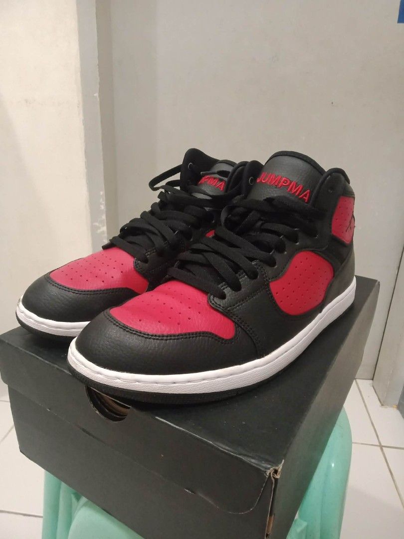 Nike Air Pegasus and Jordan Jumpman Access (Category: Sneakers) located in Mandaluyong City. Submitted by odaysmith (Listing ID 1417636167, Image 2). Description: Nike Pegasus Jordan jumpman access 2 to 4 times palang nagagamit Original with Box 6500 for both.