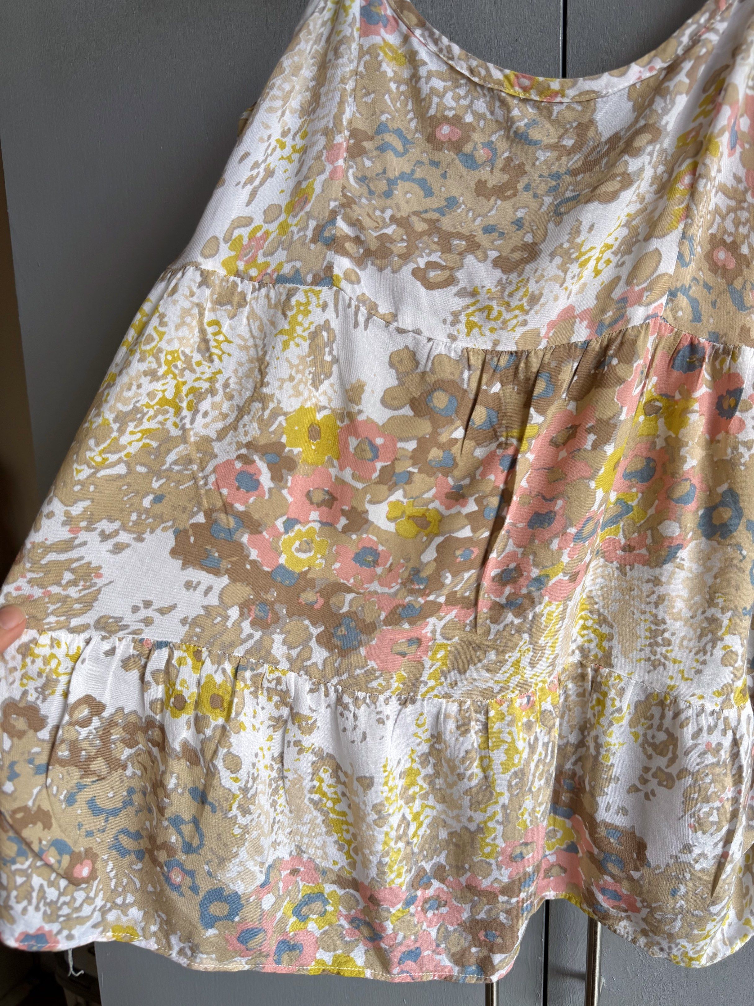 Old Navy Floral Tiered Cami Top (Category: Sleeveless) located in San Juan City. Submitted by itemsfromkam (Listing ID 1417750977, Image 3). Description: • S on tag, fits up to M •lightweight, adjustable straps, cotton • perfect for summer.