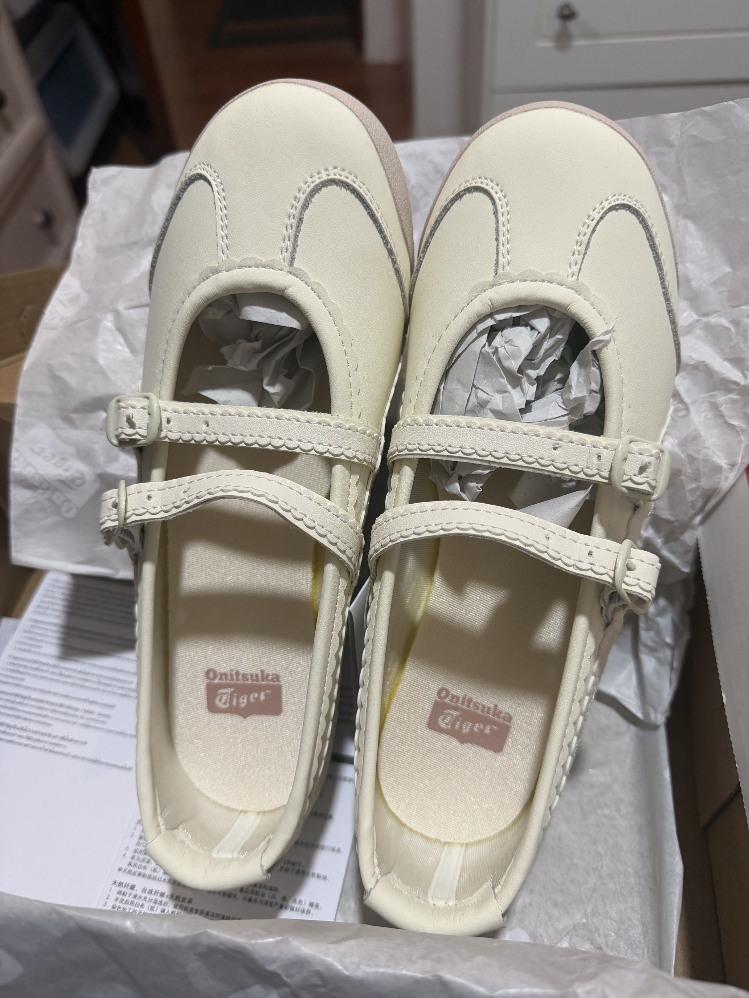 Onitsuka Tiger Mexico 66 Tgrs (Cream) (Category: Sneakers) located in Antipolo. Submitted by gelibeu_ (Listing ID 1417644701, Image 1). Description: NOTE: The color from the photo may differ from the actual item. Item is in perfect condition. You can ask for more pictures and other details! - brand new - original price 10,500 - RFS: don’t like the fit Payment can be done thru BDO, GCash, & Maya. (Please make a payment within a day or two!) Shippi