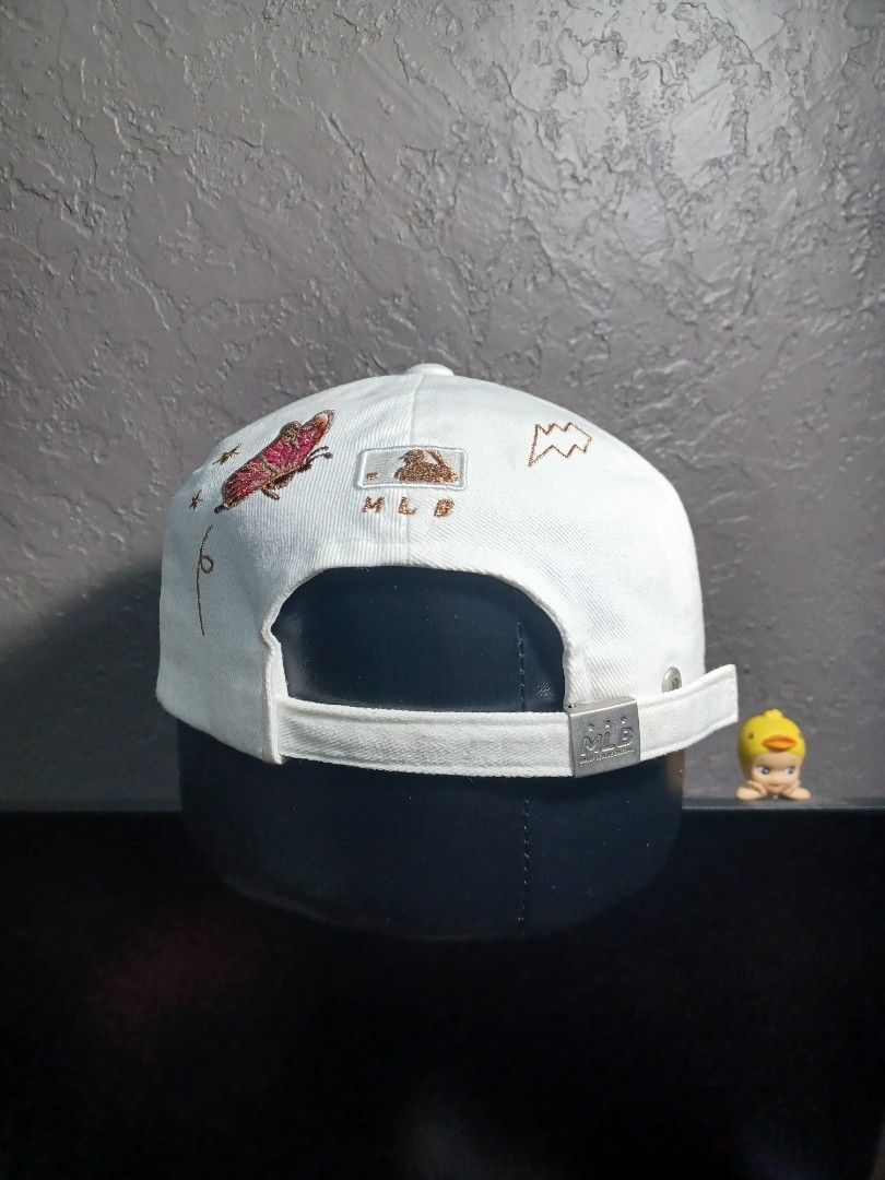 [OSFA] MLB New York Yankees Cap (Category: Caps & Hats) located in Iligan City. Submitted by preems (Listing ID 1417794874, Image 3). Description: Worn by Chanyeol of EXO Size tag: OSFA (One Size Fits All) No issues Excellent Condition Iligan City, Lanao del Norte Location Shipping via J&T Express [799] plus shipping fee OBO ( or best offer).