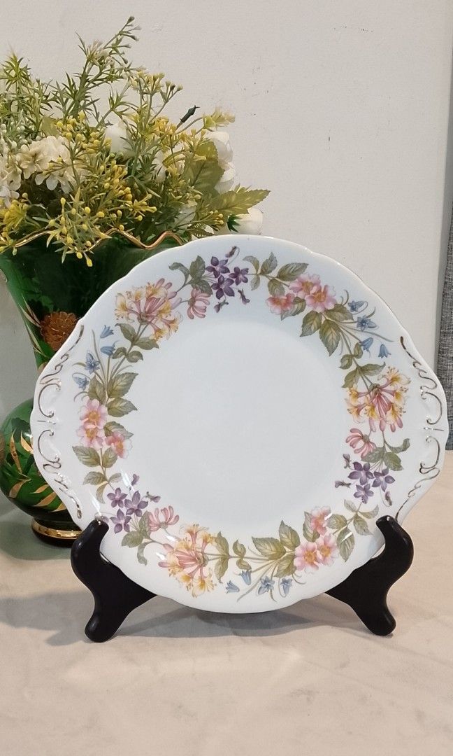 Paragon cake plate (Category: Other Kitchenware & Tableware) located in Cabanatuan. Submitted by miss.maia (Listing ID 1417787634, Image 1). Description: ‼️Sale‼️sale‼️ Paragon Eared Cake Platter 10"x9½" With minimal rubs Sale for only 480 only!!!!.
