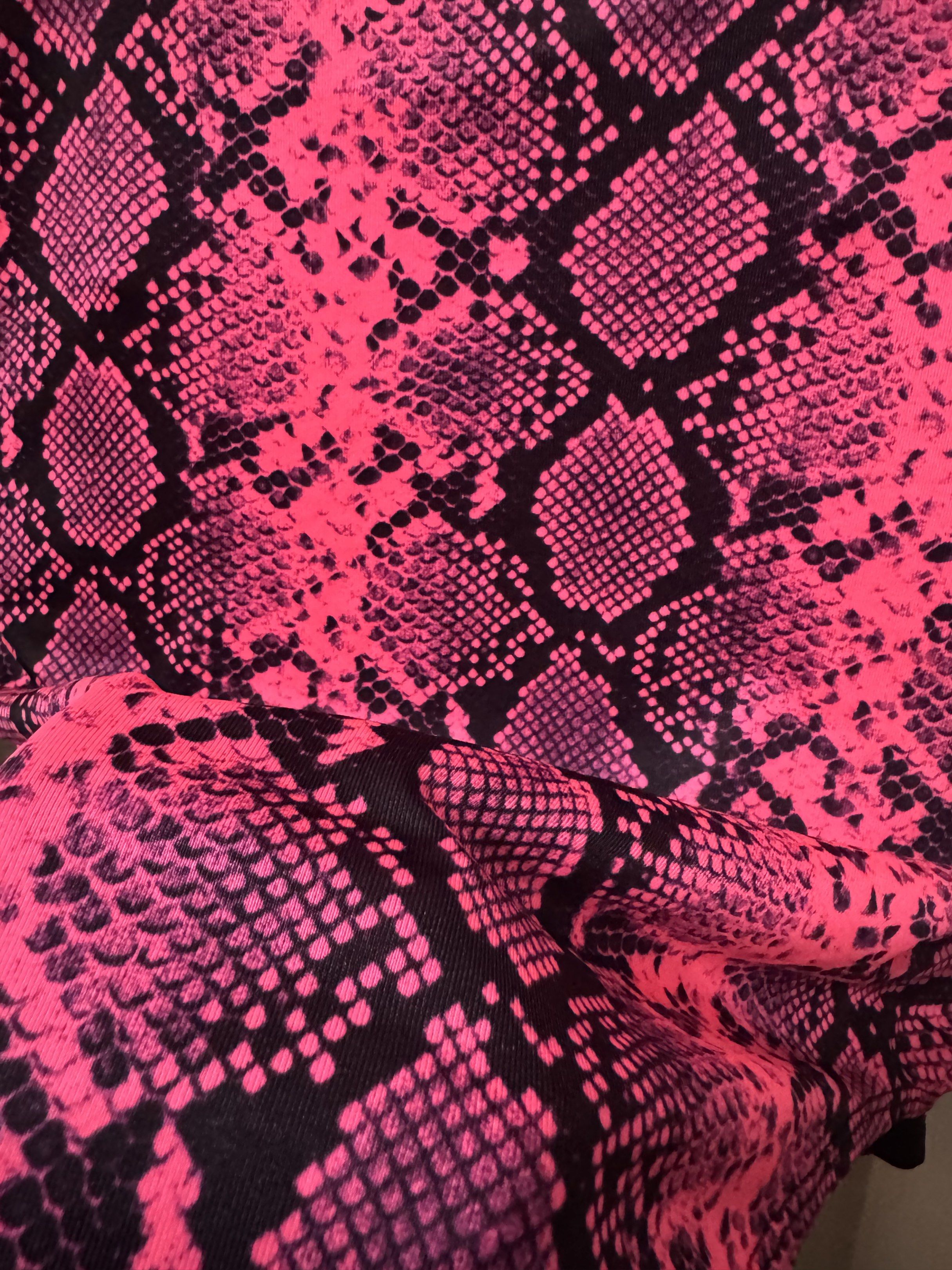 Pink animal print bodysuit (Category: Others Tops) located in Mexico. Submitted by studioleraph (Listing ID 1417766791, Image 2). Description: Pink animal print bodysuit 🩷 Condition: Pre-loved; Please manage expectations ✨ Price: 180 🙋🏻‍♀️ First to pay gets the item 💎 🛍️ You can send offer via DM 💰 Payment first 🛒 Shipping not included 🙅🏻‍♀️ No Joy Reservers or Scammers 🙆🏻‍♀️ You deserve this piece 🩷 Only one item.