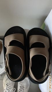 (Category: ) located in . Submitted by kikiapparels (Listing ID 1417605832, Image 1). Description: .