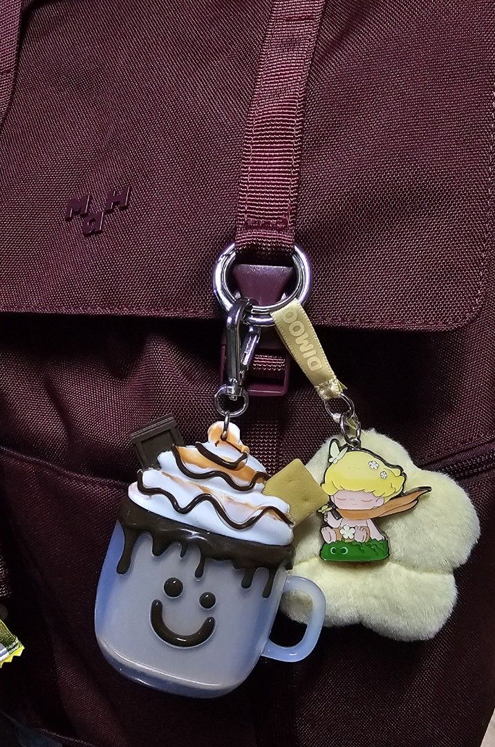 PocketBac Holder Smores Latte (Category: Sanitizers & Disinfectants) located in Pateros City. Submitted by chichachanceonestopshoppe (Listing ID 1417782195, Image 1). Description: pocketbac sanitizer not included add 100 to avail BBW Sanitizer original pocketbac holder from USA.