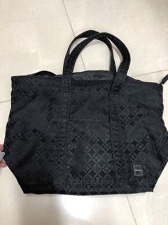 （分類：）位於 。 由 nofbeloved 提交（商品編號 1417773591，圖片 1）。簡介： 。