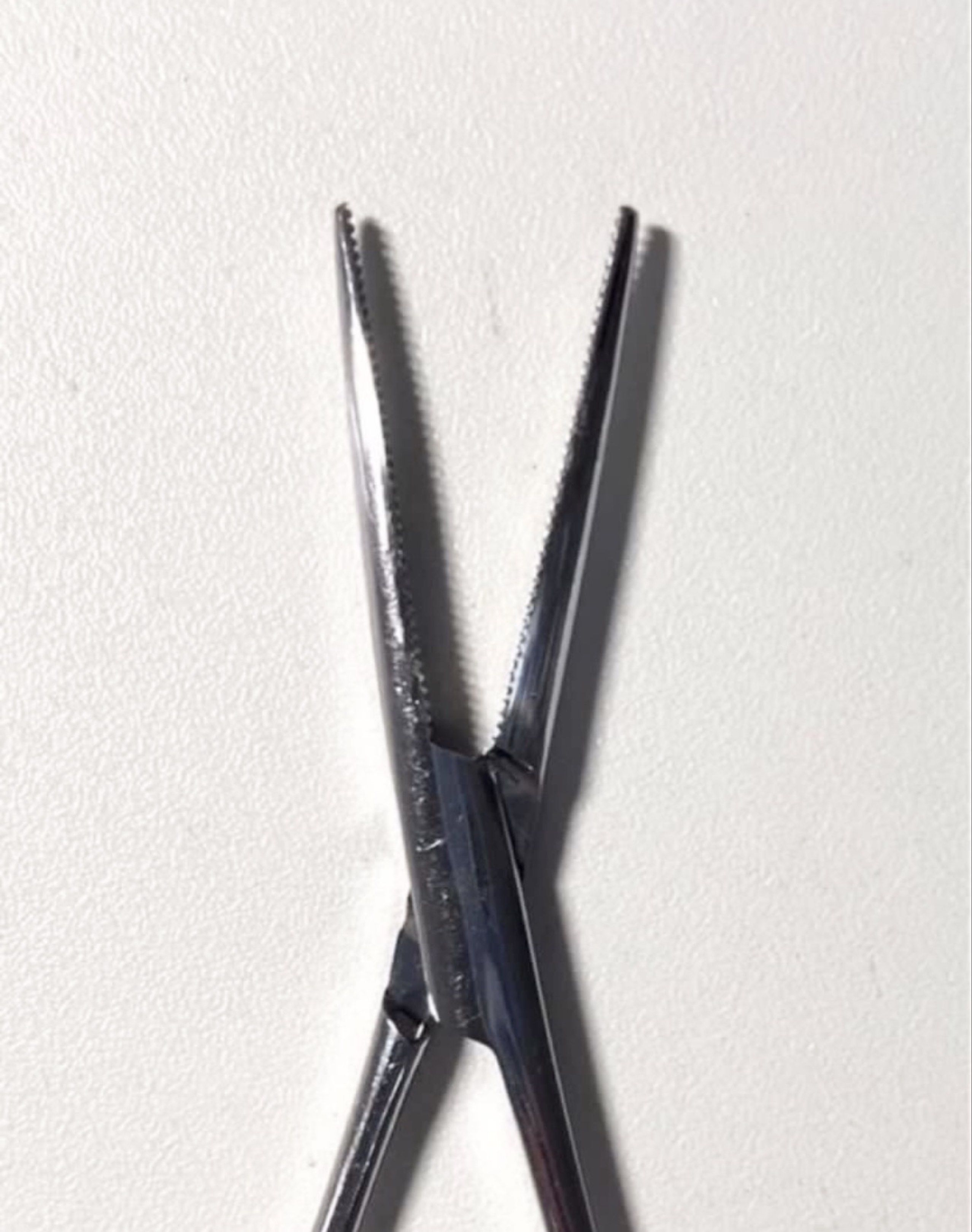 Precision Locking Forceps (Category: Medical Supplies & Tools) located in Singapore. Submitted by victoriayen13 (Listing ID 1417649554, Image 3). Description: High-quality forceps Length 16cm Stainless steel Serrated jaws for a secure grip Locking handle clamp Good grip handle Use once like new .