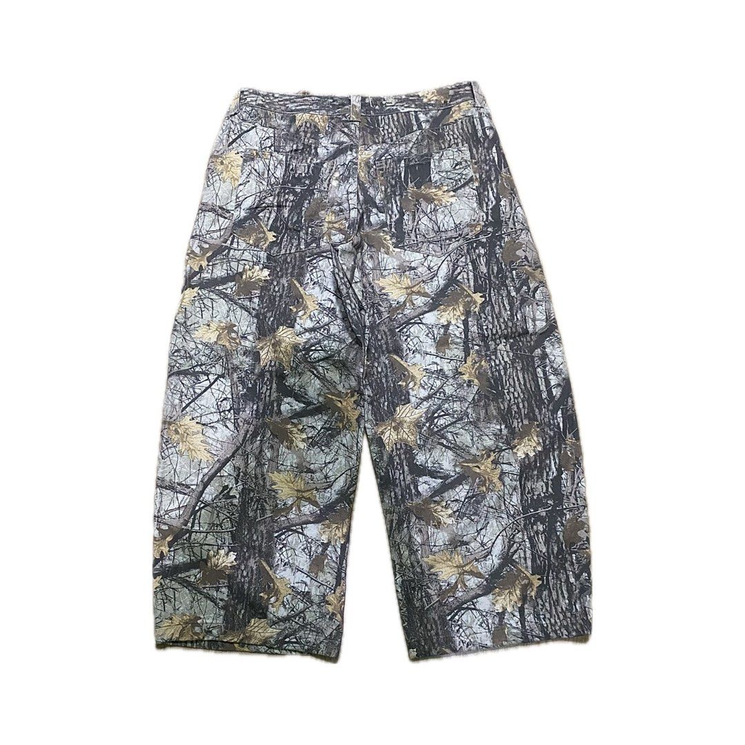 Realtree Pants (Category: Jeans) located in Quezon City. Submitted by porma_thrift.nova (Listing ID 1417687994, Image 2). Description: Super Baggy Pants Barrel Fit Balloon Fit Waist: 32-33 Thigh: 14 Leg Opening: 14 .