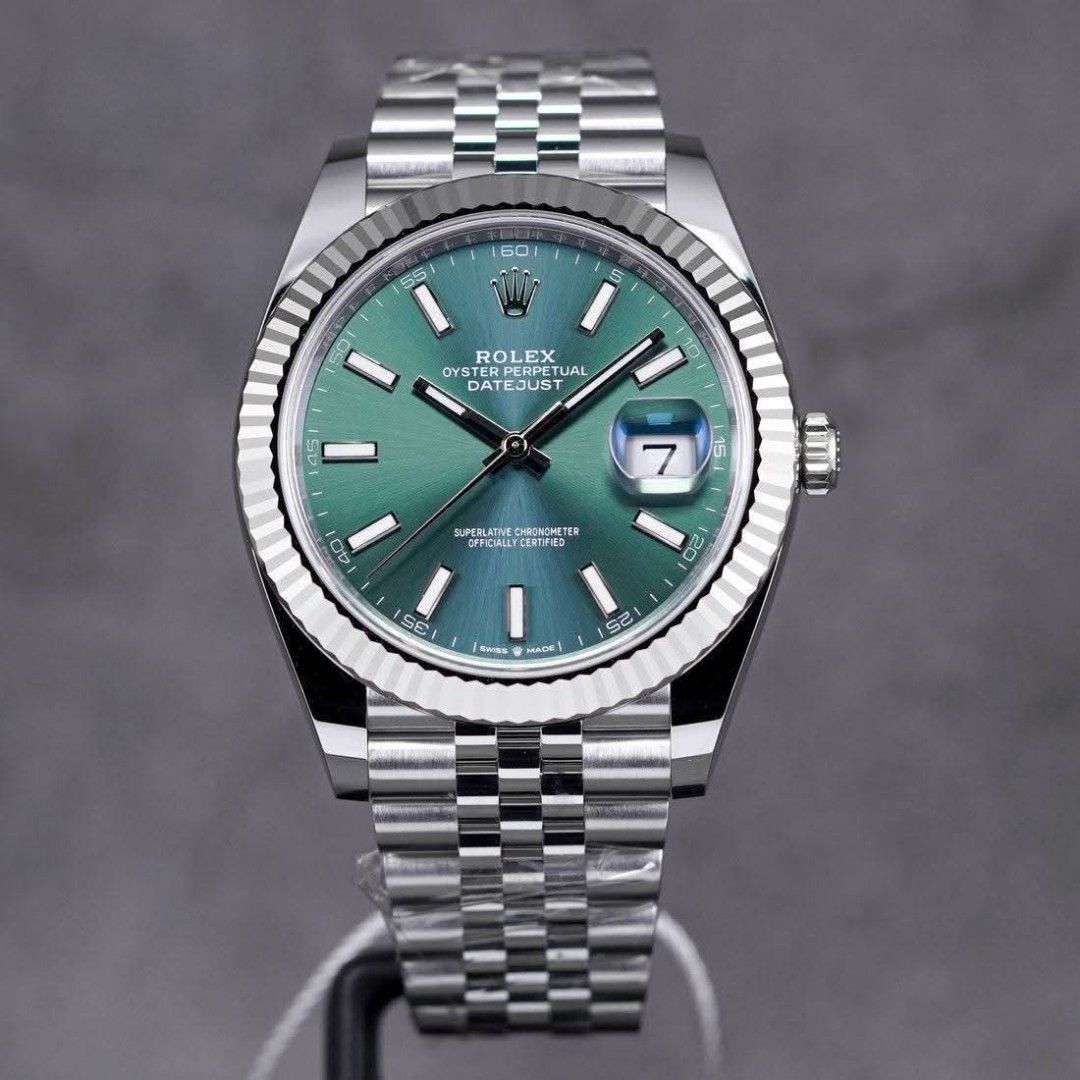 Rolex Datejust 41 Green (Category: Luxury Watches) located in Mandaluyong City. Submitted by 88nac (Listing ID 1417621286, Image 1). Description: The datejust 41mm set Fluted Bezel Jubilee Bracelet 126334 Green 2022 41mm All complete 9.8/10 condition PM for inquiries.