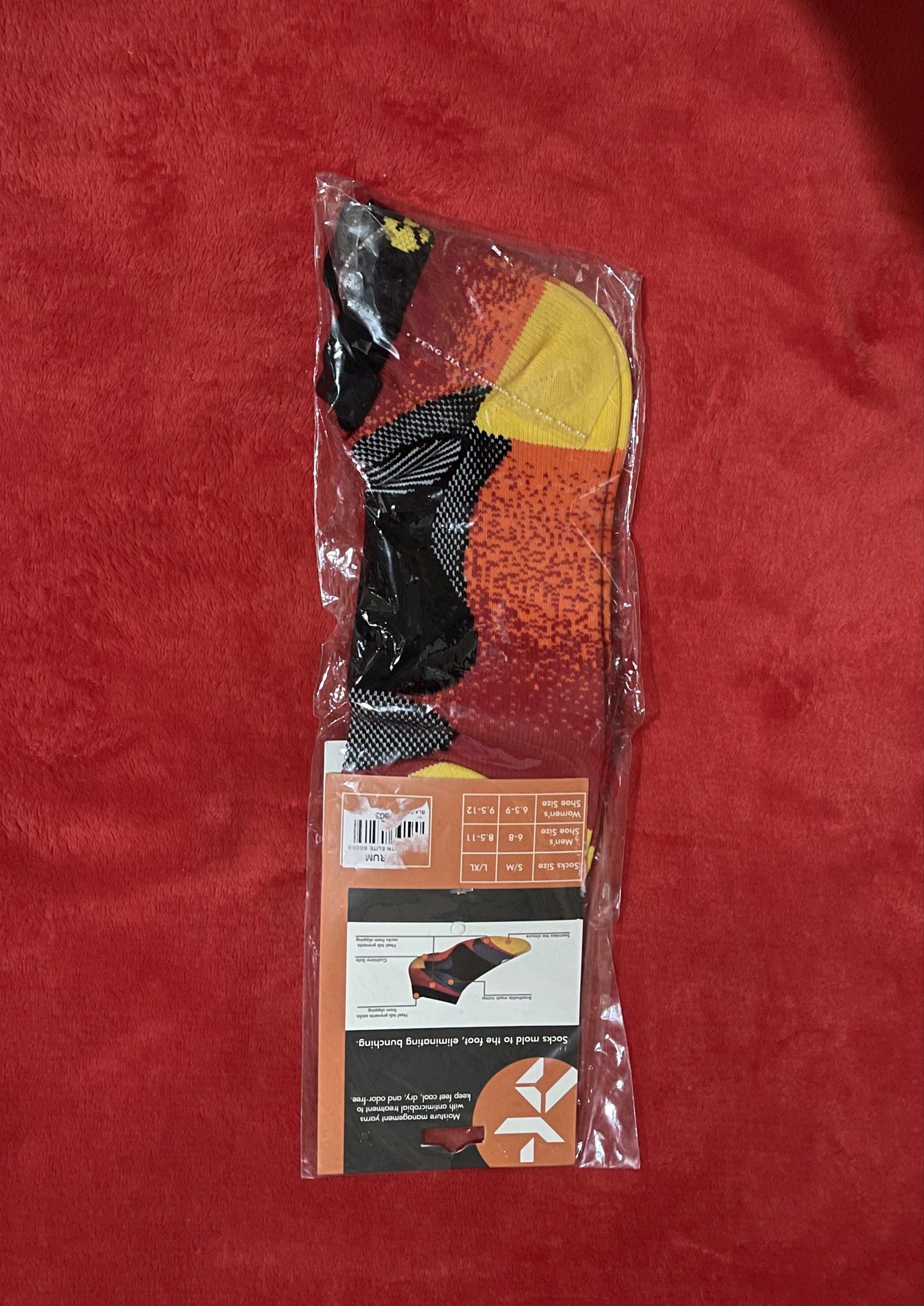 Runnr Fusion Elite Socks (Category: Socks) located in Muntinlupa City. Submitted by gepdeg (Listing ID 1417717476, Image 1). Description: .