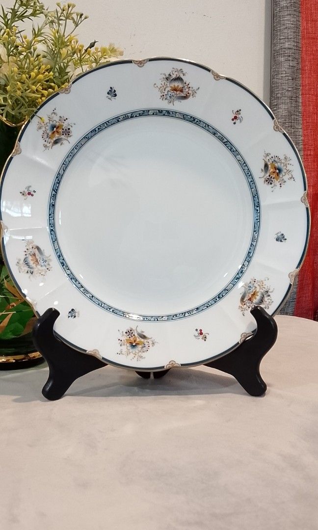 Serving plate narumi (Category: Dinnerware & Cutlery) located in Cabanatuan. Submitted by miss.maia (Listing ID 1417788372, Image 1). Description: 🌸Narumi 🌸 Serving plate 11"x1½" In very good condition Like new *No cracks *No chips *No crazing Just DM #narumifinebonechina #finebonechina #followersreelsfypシ゚viralシfypシ゚viralシ #highlightseveryonefollowers #finebonechina #followersreelsfypシ゚viralシfypシ゚viralシhighlightseveryonefollowers2026.