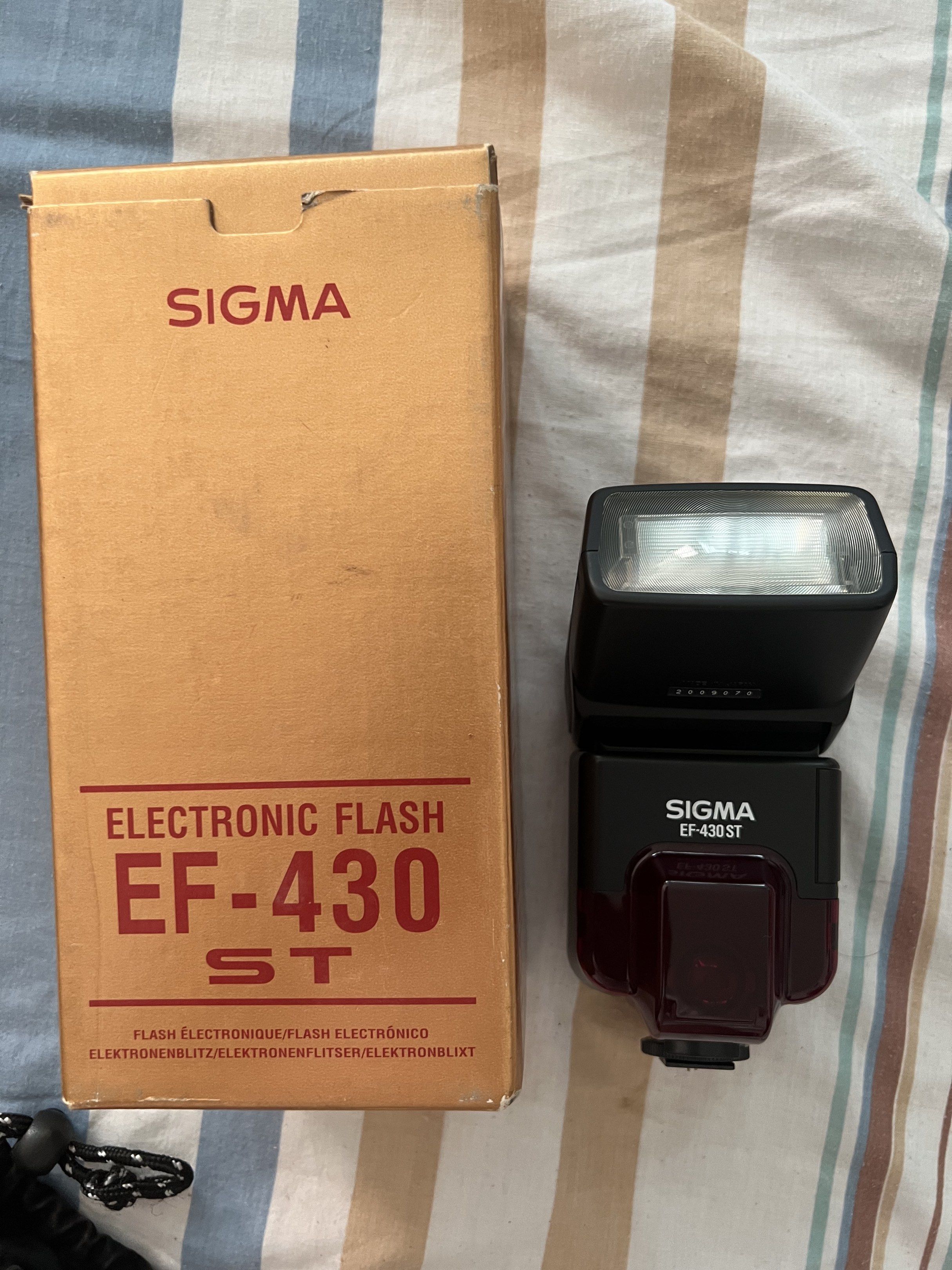 Sigma EF-430 ST Electronic Flash for Nikon Camera (Category: Flashes) located in Las Pinas. Submitted by jerri44 (Listing ID 1417606323, Image 1). Description: EF-430 Sigma Electronic Flash ST for Nikon camera With box.