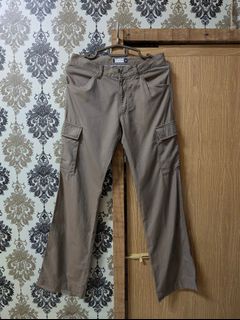 (Category: ) located in . Submitted by uniqlo.under.rm80 (Listing ID 1417664339, Image 1). Description: .