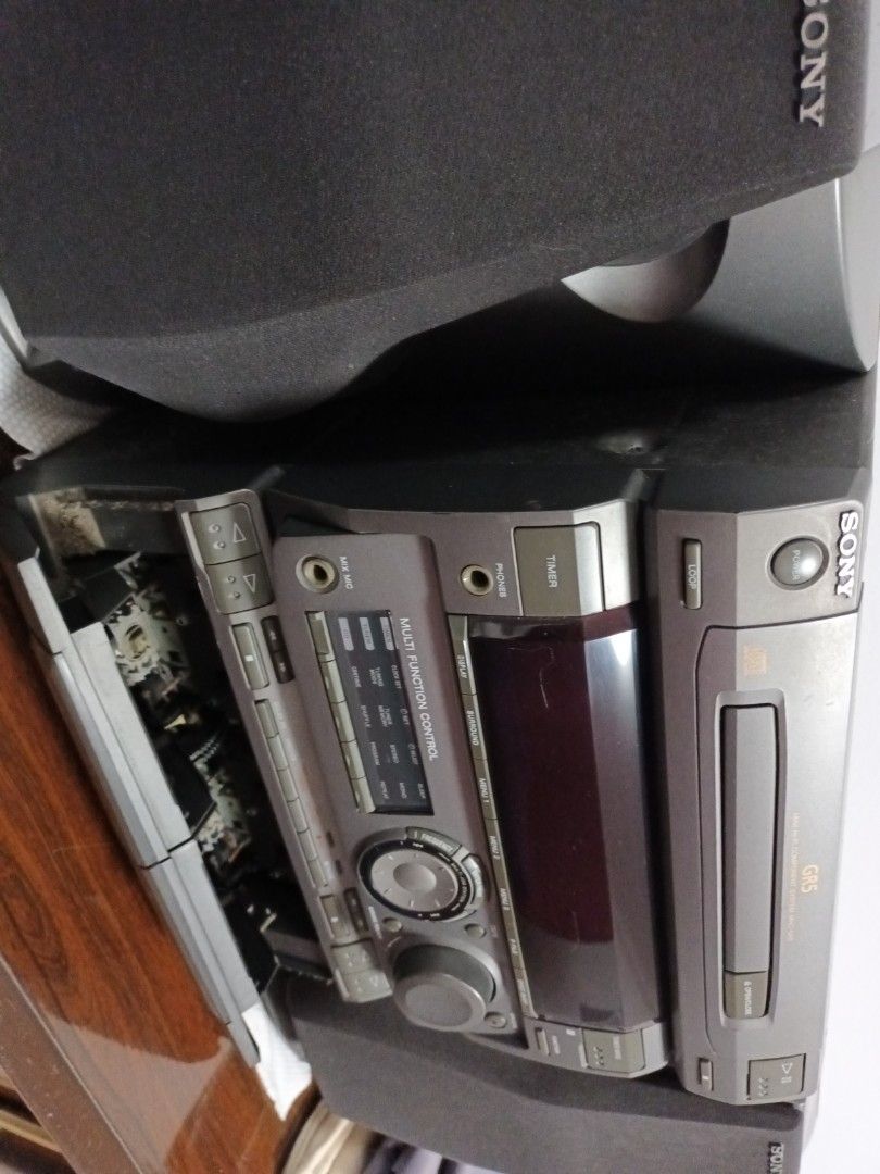 Sony Stereo System with CD Player65561094034050113