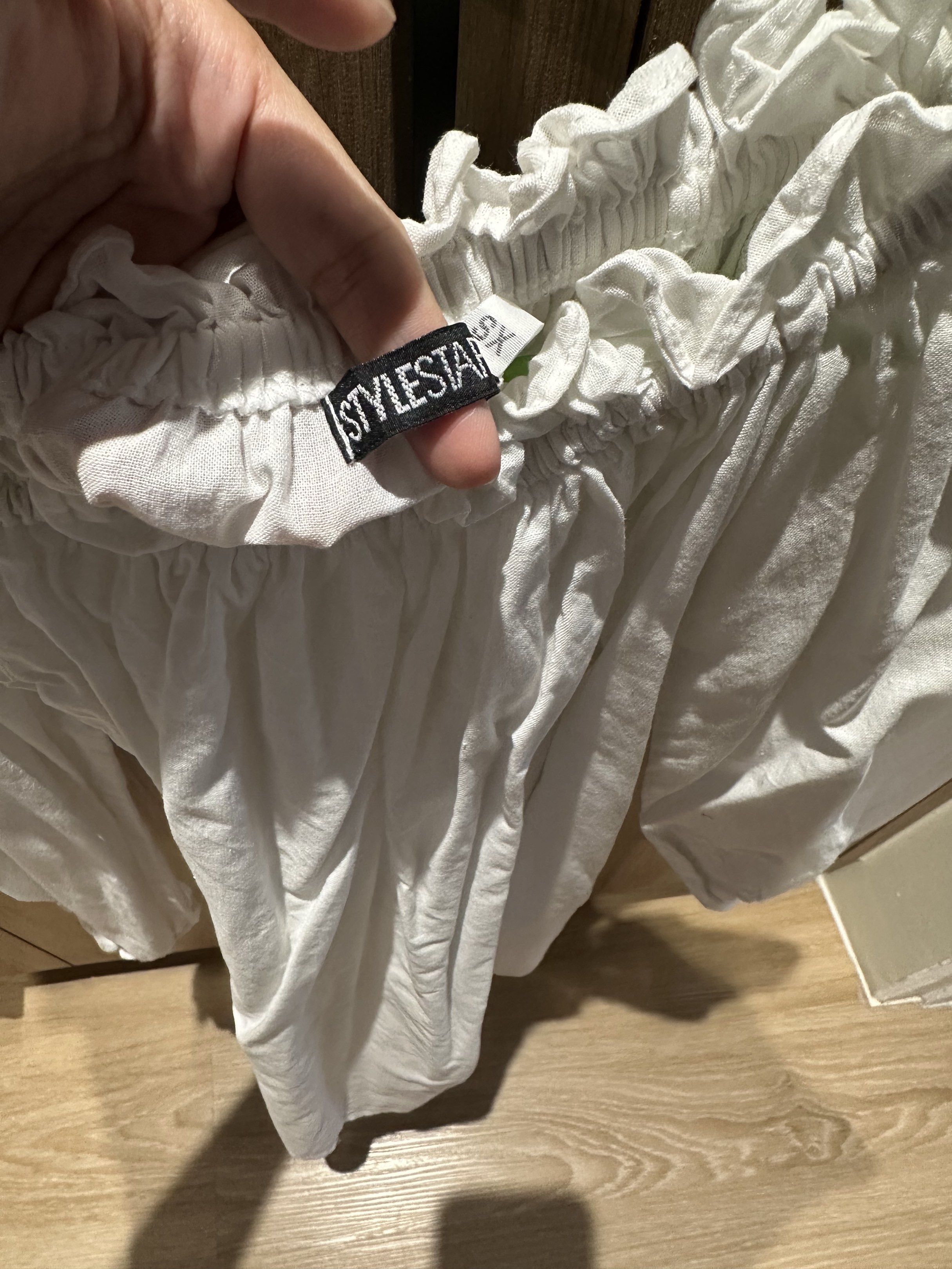 Style Staple Off-Shoulder Dress (Category: Dresses) located in Quezon City. Submitted by sdl_x (Listing ID 1417639675, Image 2). Description: - Style Star off-shoulder dress - Long sleeves - Relaxed fit - Ruffled neckline - Lightweight fabric - Suitable for casual and special occasions.
