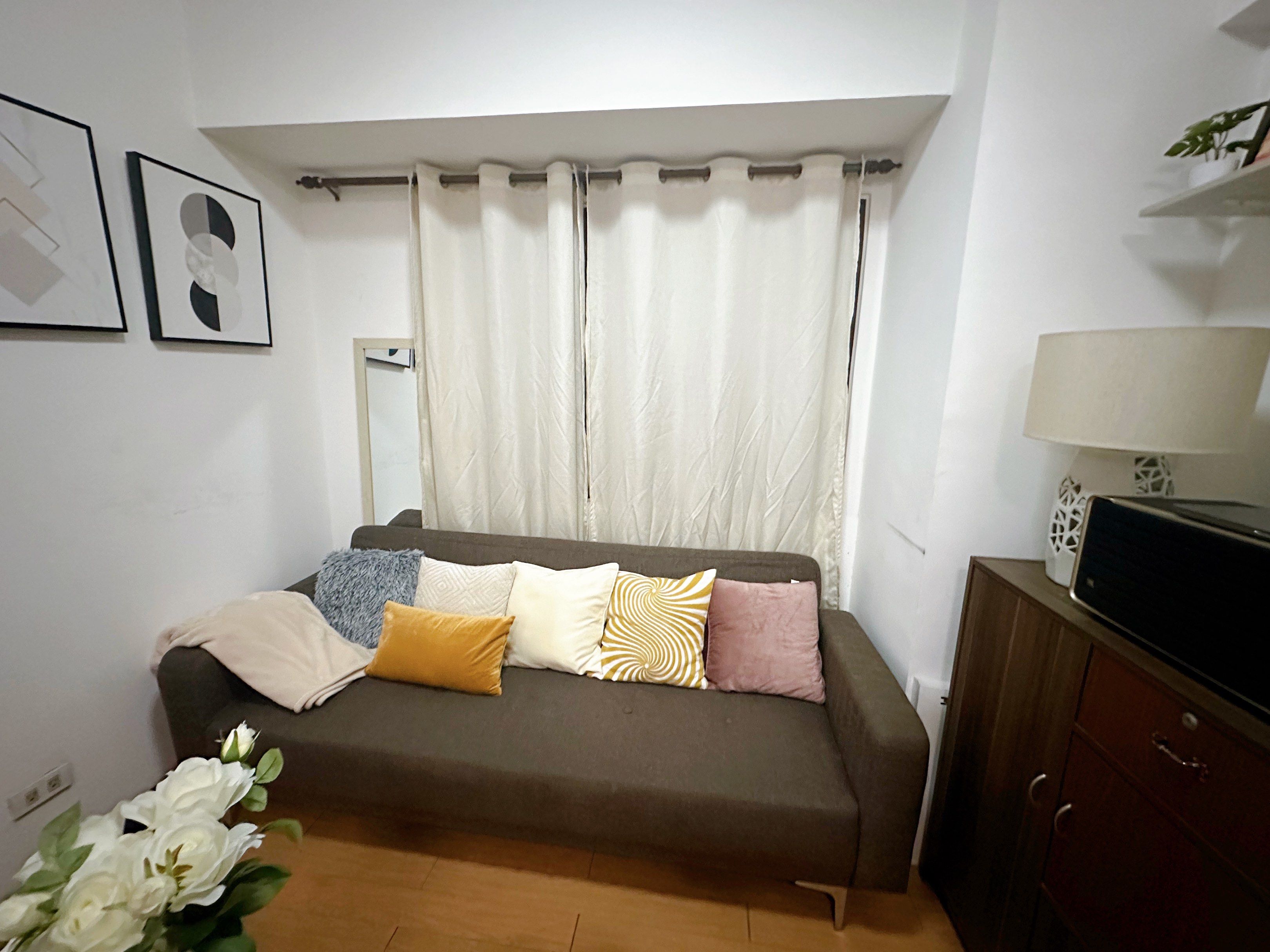 Stylish Brown/Gray 3-Seater Sofa Bed (Category: Sofas) located in Quezon City. Submitted by ina517 (Listing ID 1417737469, Image 1). Description: Why you’ll love it: • 3-seater, spacious – kasya family or barkada • Sofa bed – madaling i-convert for overnight guests • Neutral gray color – bagay sa minimalist, modern, or cozy homes • Malinis at well-maintained – alagang-alaga, no issues • Comfortable cushions – pang-relax after a long day • Lifesty