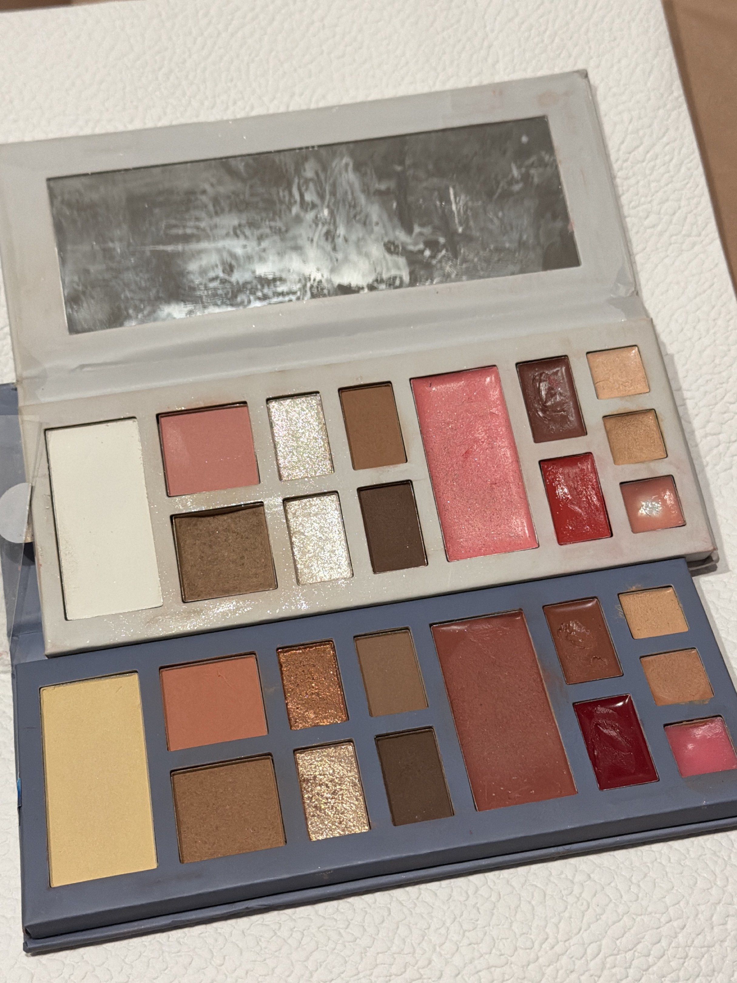 BUNDLE! Vice x Jelly Eugenio Pretty Sweet and Sexy Palette (Category: Makeup) located in Caloocan City. Submitted by philocalyph (Listing ID 1417794607, Image 1). Description: Bundle 2 for 1k.