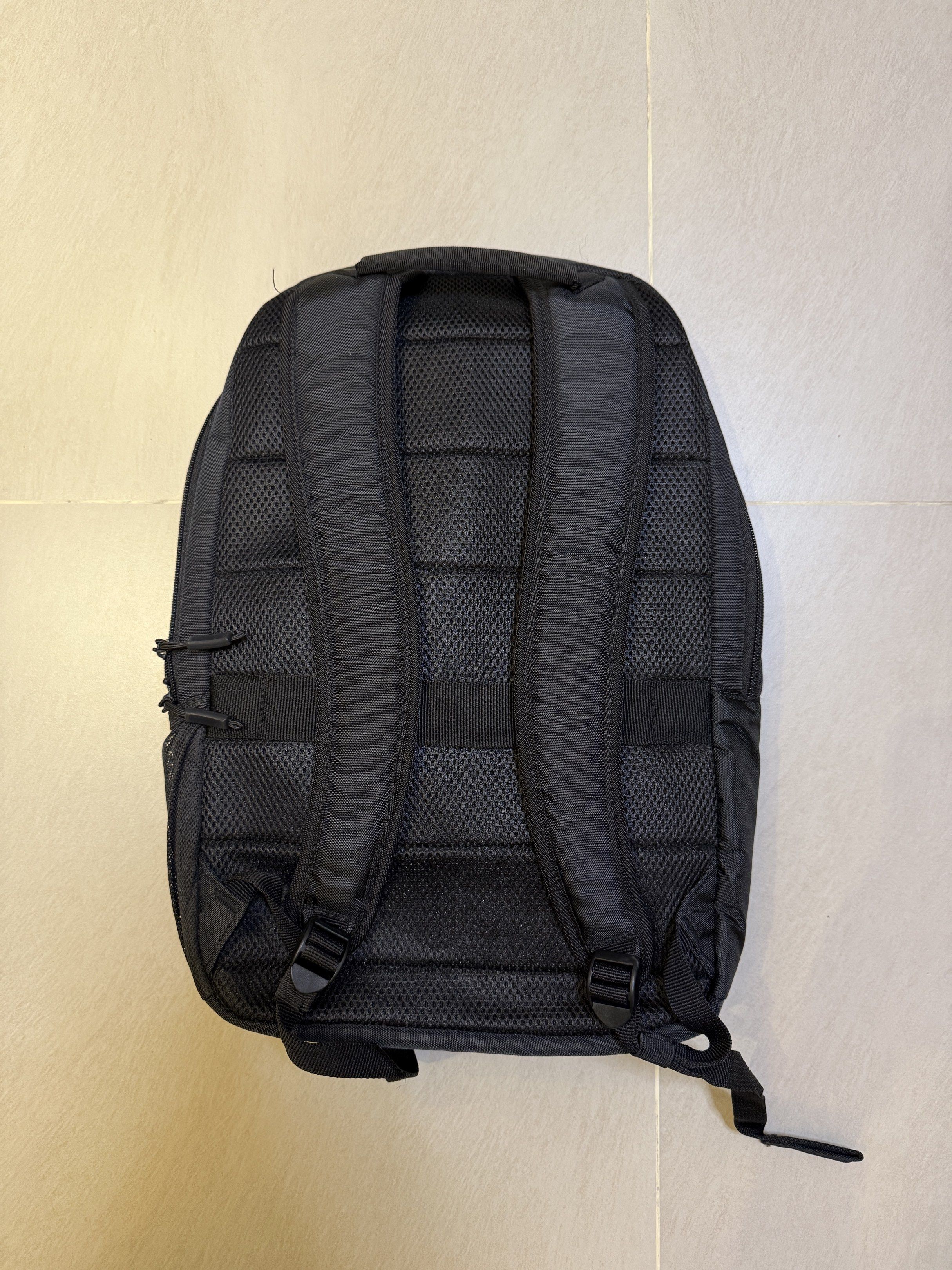 ThinkPad computer Backpack （分類：背包）位於 Hong Kong。 由 jmchaanaa 提交（商品編號 1417758816，圖片 2）。簡介： 。
