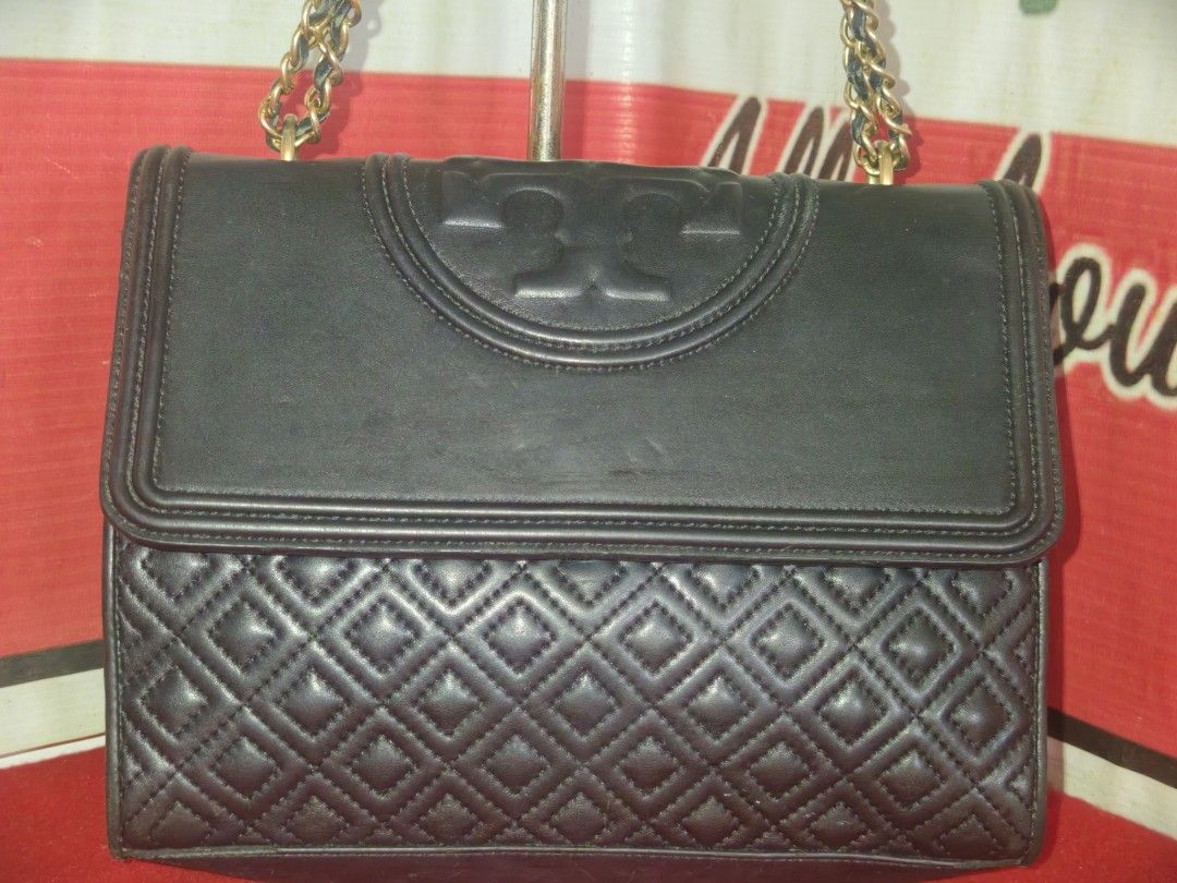 Tory burch (Category: Cross-body Bags) located in Caloocan City. Submitted by faithera0331 (Listing ID 1417798118, Image 2). Description: .