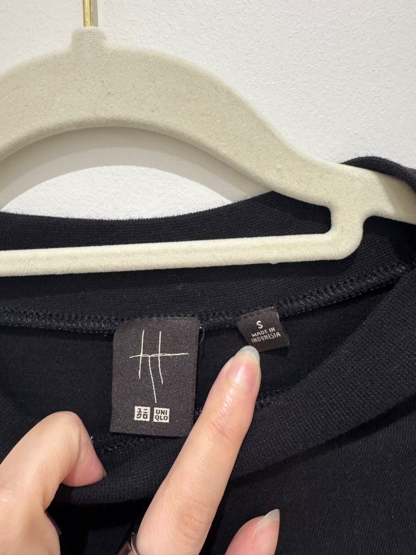 Uniqlo Longsleeves Top (Category: Longsleeves) located in Quezon City. Submitted by envti (Listing ID 1417774631, Image 2). Description: Only used once.