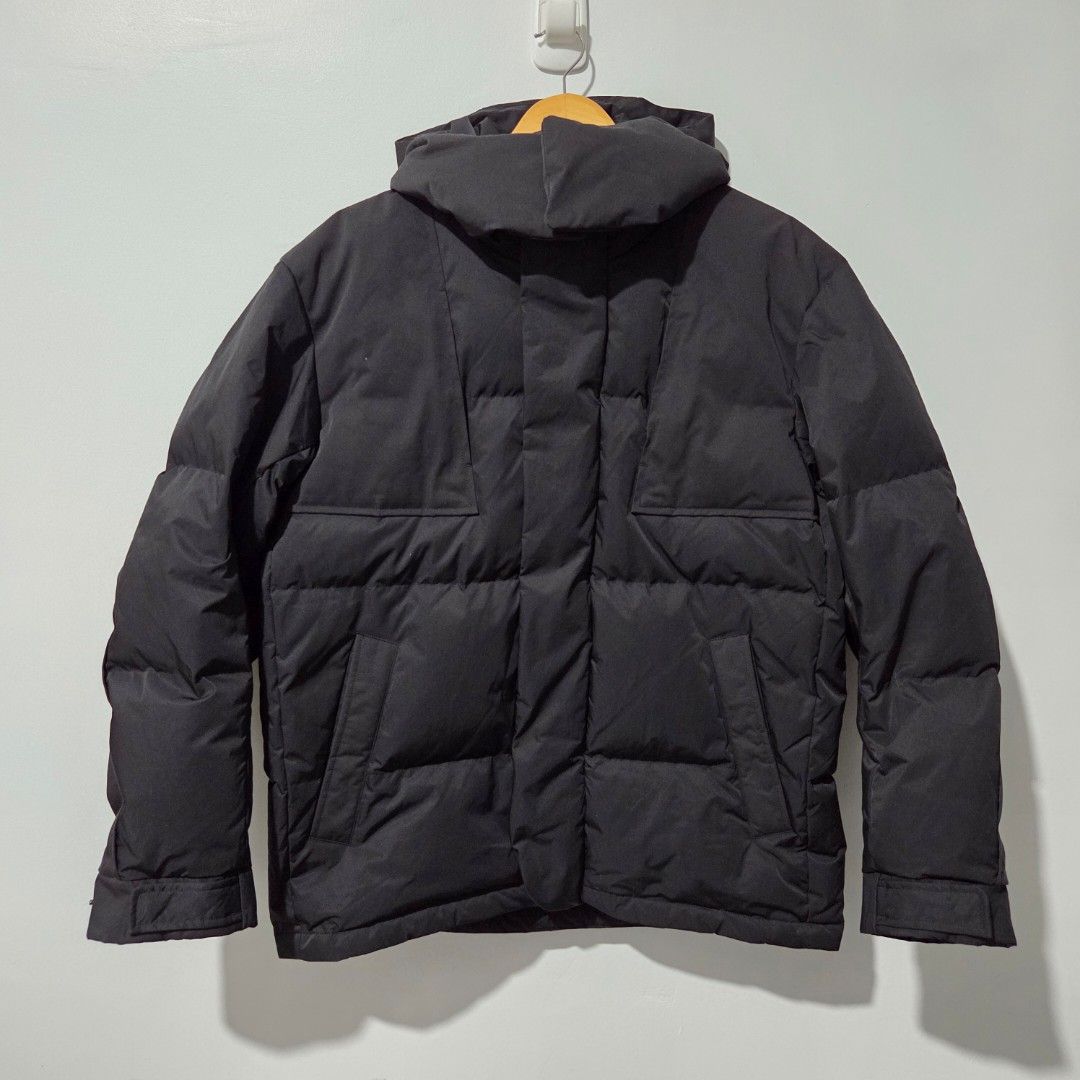 Uniqlo x Jil Sander (J+) Down Oversized Parka (Category: Coats, Jackets and Outerwear) located in Caloocan City. Submitted by jed_ds (Listing ID 1417770536, Image 1). Description: - Uniqlo x Jil Sander oversized down jacket - Size: Medium (M) retailed php 8990 Shoulder width 19.5 chest 22 Length 27.5 Sleeve length 23.