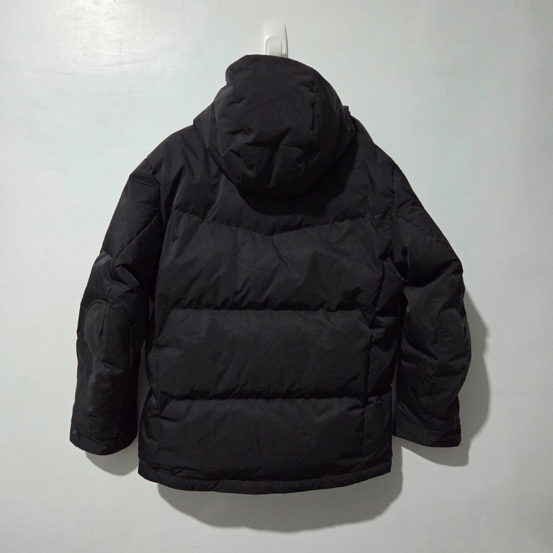 Uniqlo x Jil Sander (J+) Down Oversized Parka (Category: Coats, Jackets and Outerwear) located in Caloocan City. Submitted by jed_ds (Listing ID 1417770536, Image 3). Description: - Uniqlo x Jil Sander oversized down jacket - Size: Medium (M) retailed php 8990 Shoulder width 19.5 chest 22 Length 27.5 Sleeve length 23.