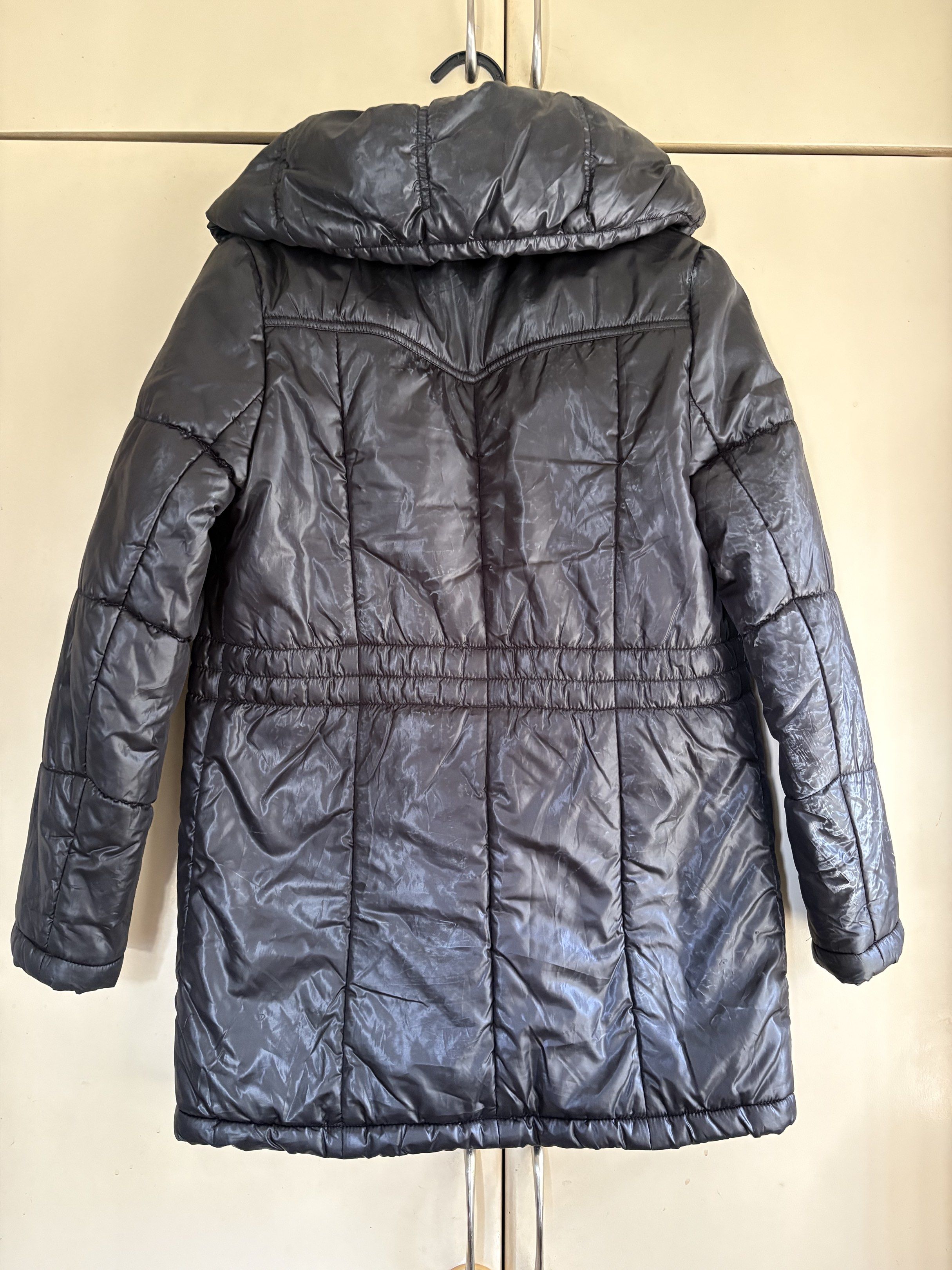 Veeko black down puffer jacket (trench coat-length) (Category: Coats, Jackets and Outerwear) located in Taguig. Submitted by aliuy (Listing ID 1417767122, Image 2). Description: - Needs washing, stored for too long - Measurements in photos, no when worn photos ▪️Shipping via J&T or Grab Express/Lalamove for MNL area; J&T for provinces ▪️No Shope.e checkout ▪️Location of item: Batangas City ▪️ Will hold reserved items for 2 days upon acceptance of