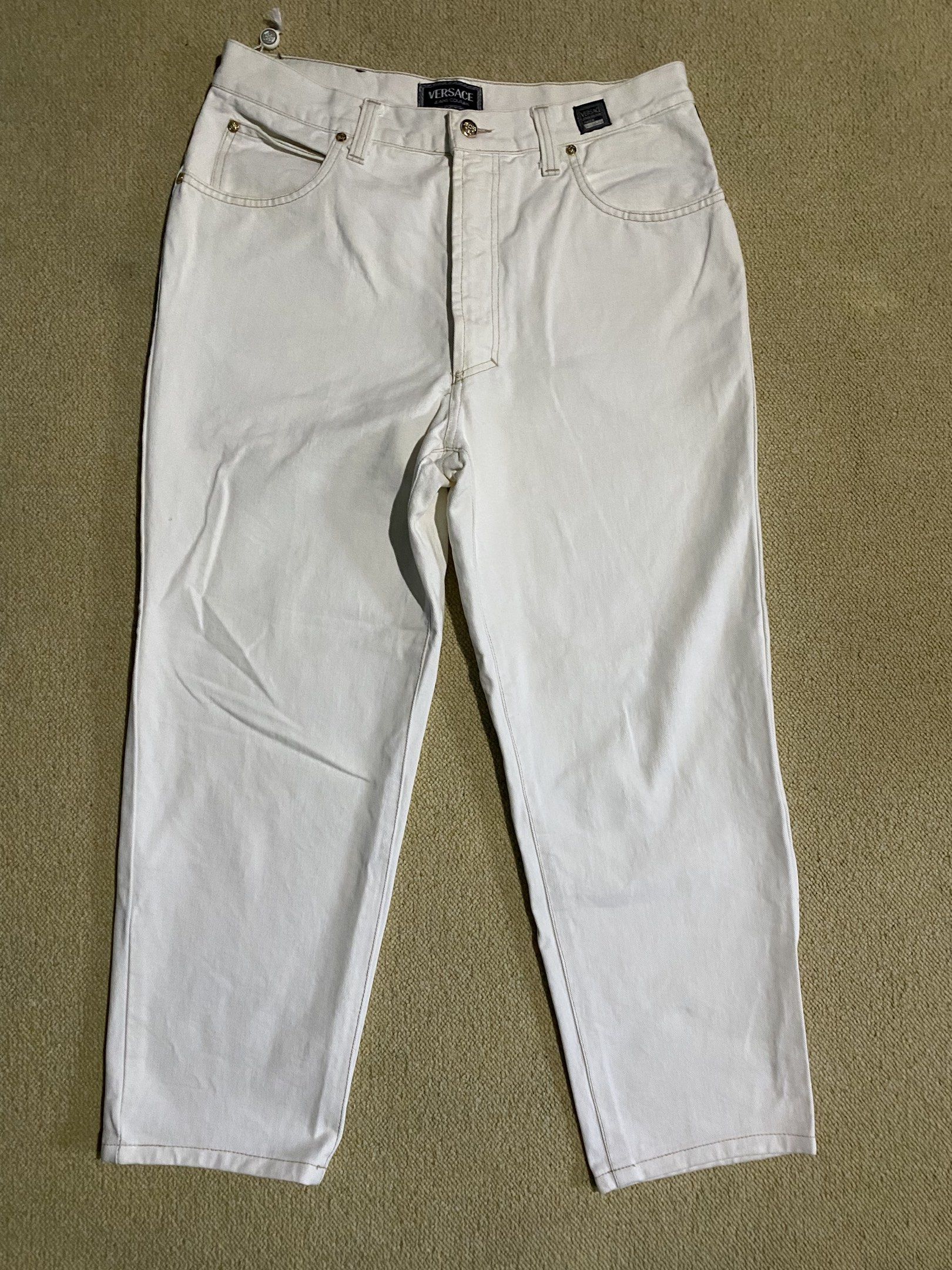 Versace Jeans Couture (Category: Jeans) located in Alicia. Submitted by adorable-de (Listing ID 1417630954, Image 2). Description: Versace Jeans Couture excellent Condition as new po siya ykk zip din zip niya all buttons Versace size 38 on tag dimensions waistline34 Length39’5 colorrate9’8’10 600 plus shipping fee.