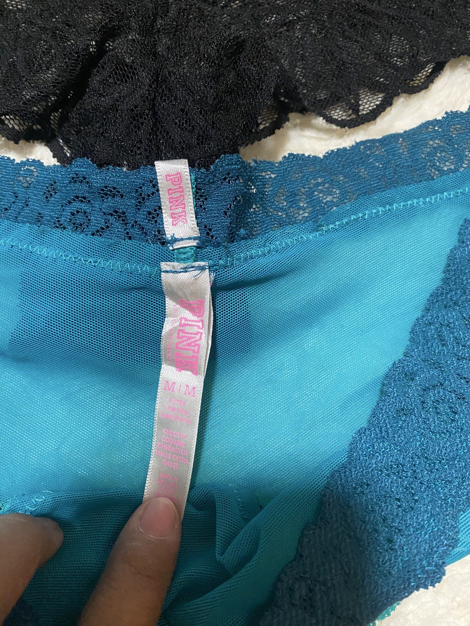 Victoria’s secret set undies (Category: Undergarments & Loungewear) located in Manila. Submitted by avathriftedcloset (Listing ID 1417716044, Image 3). Description: Medium- large.