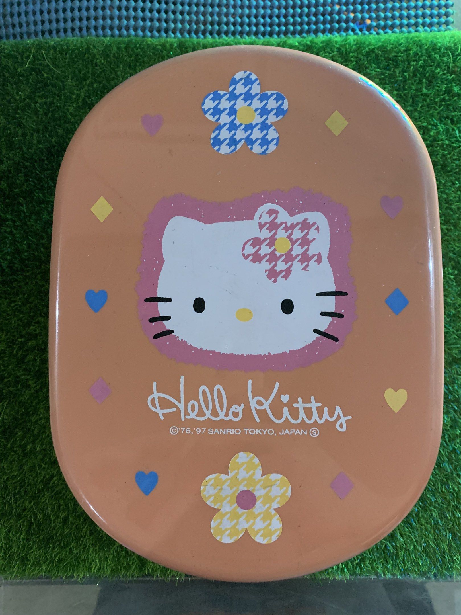 Vintage-Hello Kitty storage containers -Sanrio, (Category: Food Organization & Storage) located in Binangonan. Submitted by memphis_raines (Listing ID 1417713644, Image 2). Description: Sold as set Yung malake may yellowing at stain marks pwede gawing storage lalagyan ng mga anik anik. gawin mo bento pwede parin naman..😃.