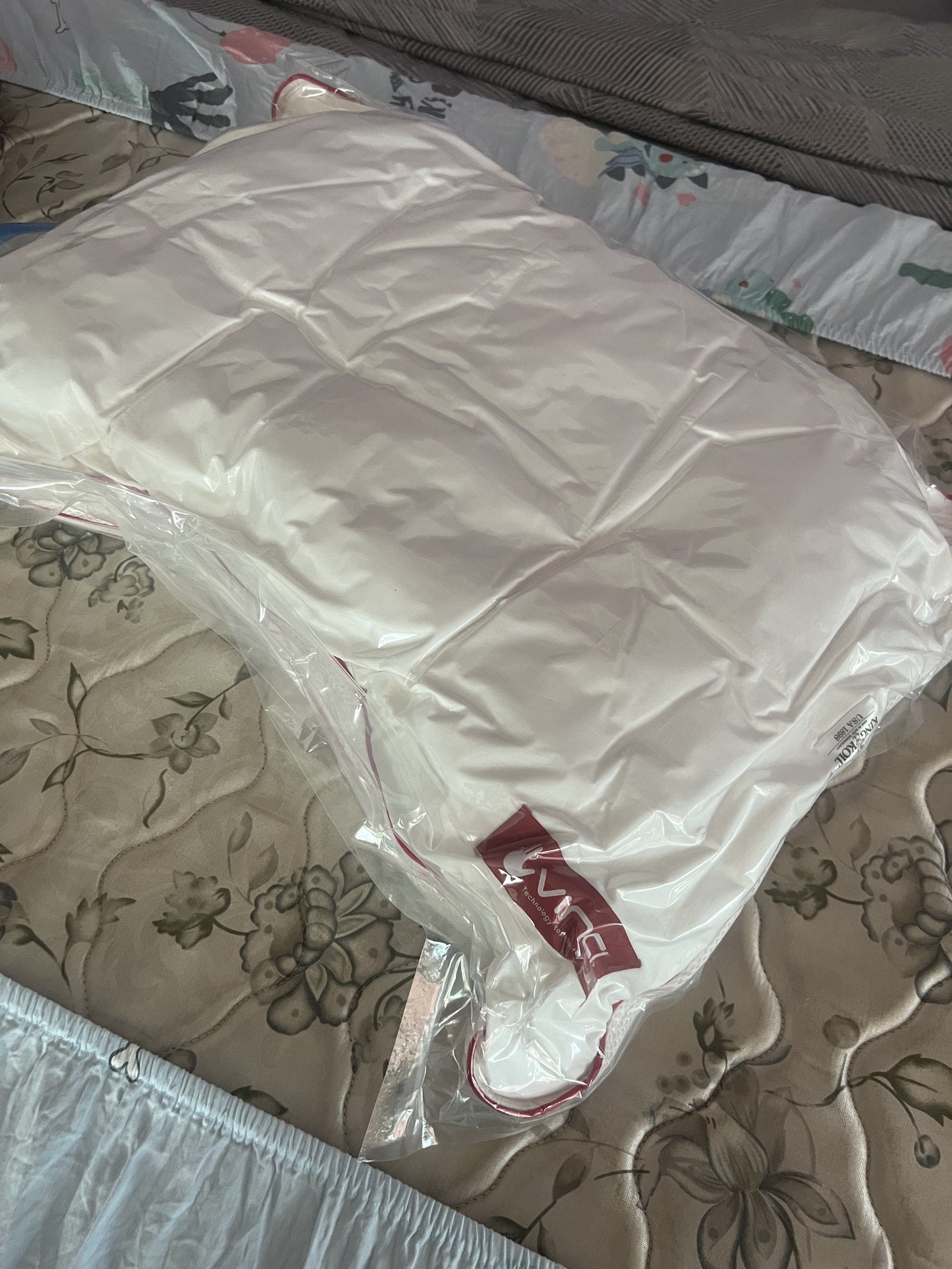 Vivid White Pillow - Brand New