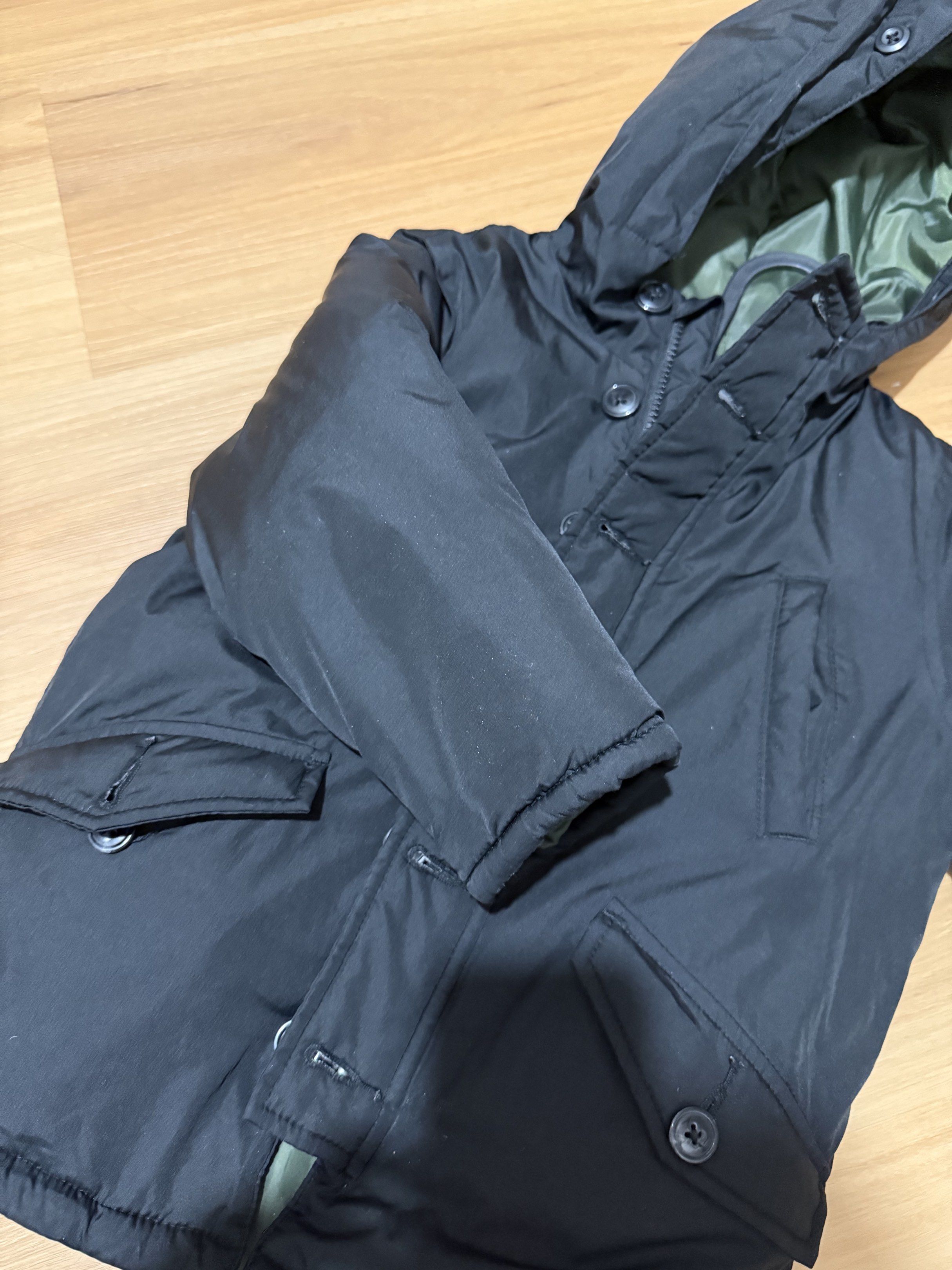 Winter Jacket (GAP) (Category: Babies & Kids Fashion) located in Kuala Lumpur. Submitted by eestuff (Listing ID 1417729660, Image 3). Description: .