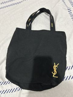 (Category: ) located in . Submitted by apparel30 (Listing ID 1417741291, Image 1). Description: .
