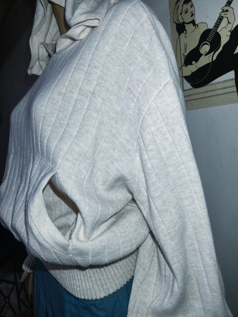 Zara (Category: Longsleeves) located in Caloocan City. Submitted by faithera0331 (Listing ID 1417799250, Image 3). Description: .