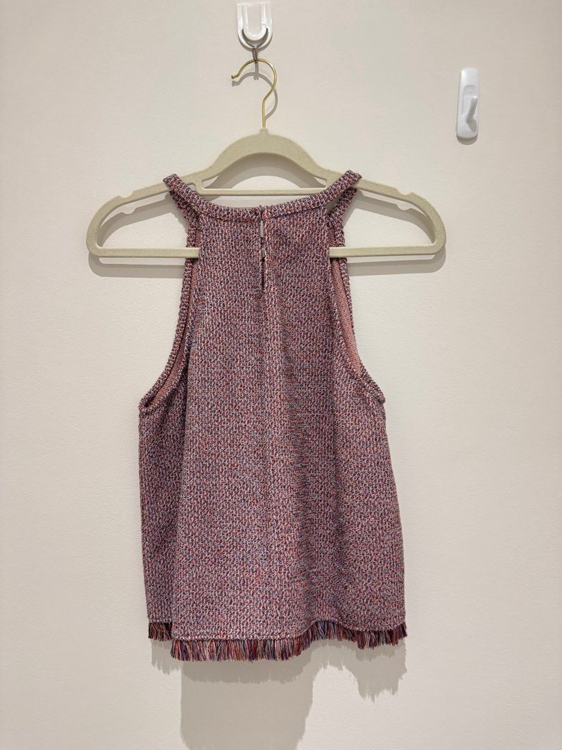 Zara Halter Top (Category: Sleeveless) located in Quezon City. Submitted by envti (Listing ID 1417775166, Image 3). Description: Fits S-M! .