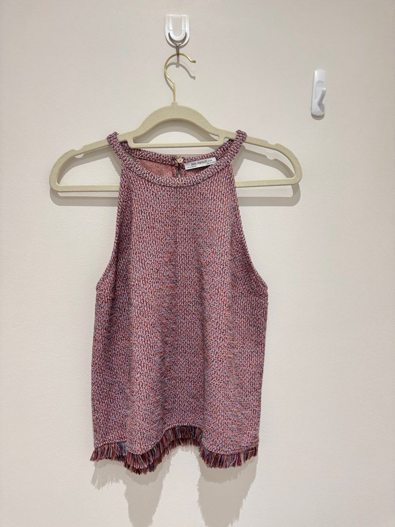 Zara Halter Top (Category: Sleeveless) located in Quezon City. Submitted by envti (Listing ID 1417775166, Image 1). Description: Fits S-M! .