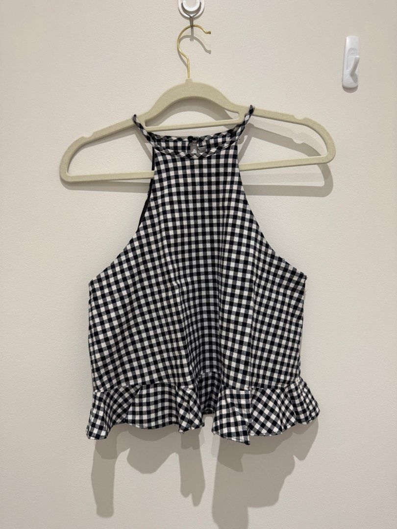 Zara Halter Top (Category: Blouses) located in Quezon City. Submitted by envti (Listing ID 1417786482, Image 1). Description: Super great quality - favorite! Fits up to semi M.