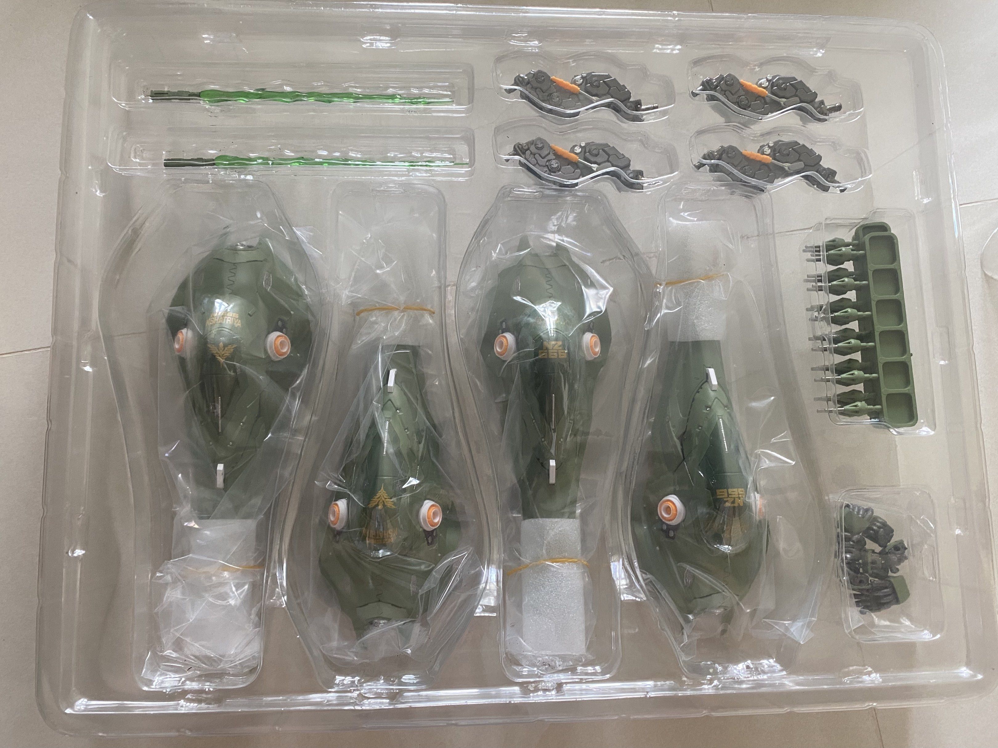 高达 刹帝利大青椒 Gundam MC Kshatriya 合金成品模型 (Category: Gundam Model Kits) located in Singapore. Submitted by xiaoheroclub (Listing ID 1417819312, Image 2). Description: 高达 刹帝利大青椒 合金成品模型 - Brand new Gundam MC Kshatriya - Includes all parts and accessories (as shown in images) - Ready to assemble - Great for collectors!.