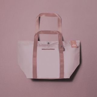 （分類：）位於 。 由 aynaka 提交（商品編號 1417942041，圖片 1）。簡介： 。