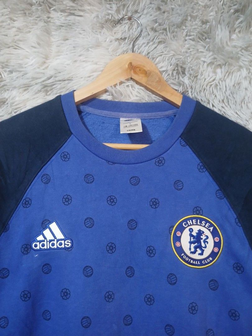 ADIDAS CHELSEA SWEATSHIRT (Category: Coats, Jackets and Outerwear) located in Baguio. Submitted by shrrylsales (Listing ID 1417924859, Image 3). Description: EXCELLENT CONDITION COLOR RATE:9.5/10 SIZE LARGE 28*21.