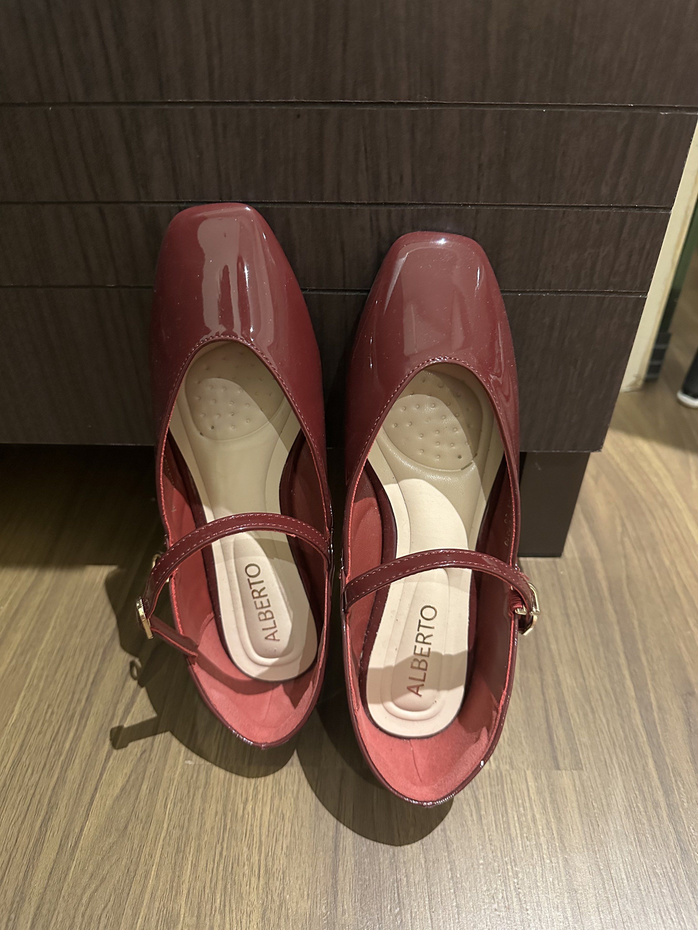 Alberto Mary Jane Flats (Category: Flats & Sandals) located in Quezon City. Submitted by krishagee (Listing ID 1417929460, Image 1). Description: Used once for an event.