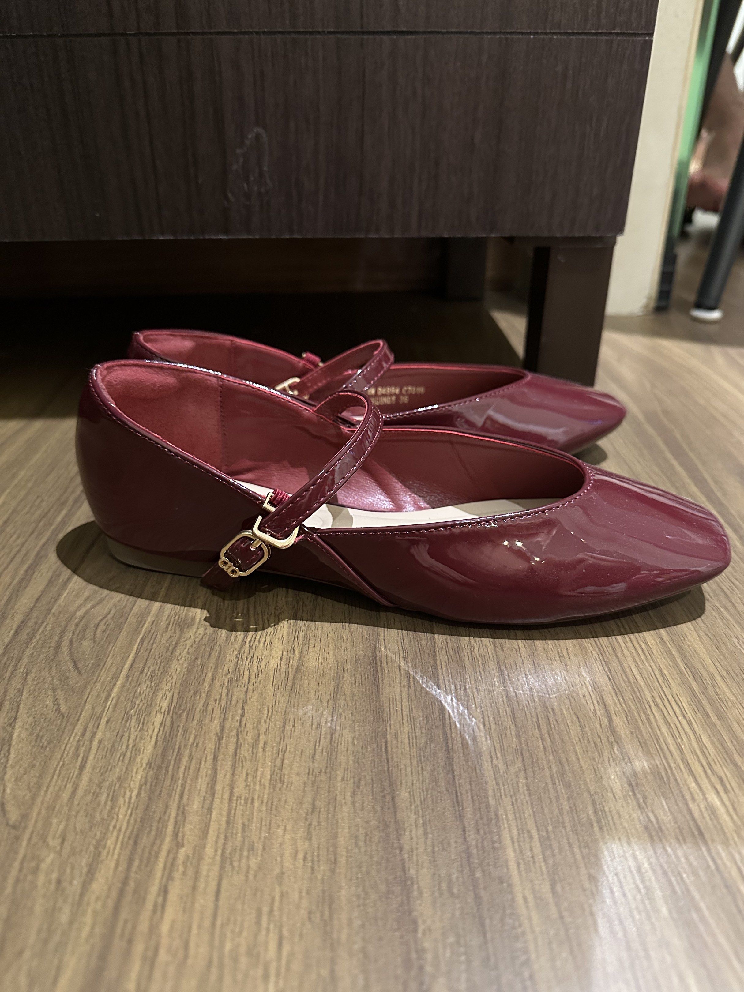 Alberto Mary Jane Flats (Category: Flats & Sandals) located in Quezon City. Submitted by krishagee (Listing ID 1417929460, Image 2). Description: Used once for an event.