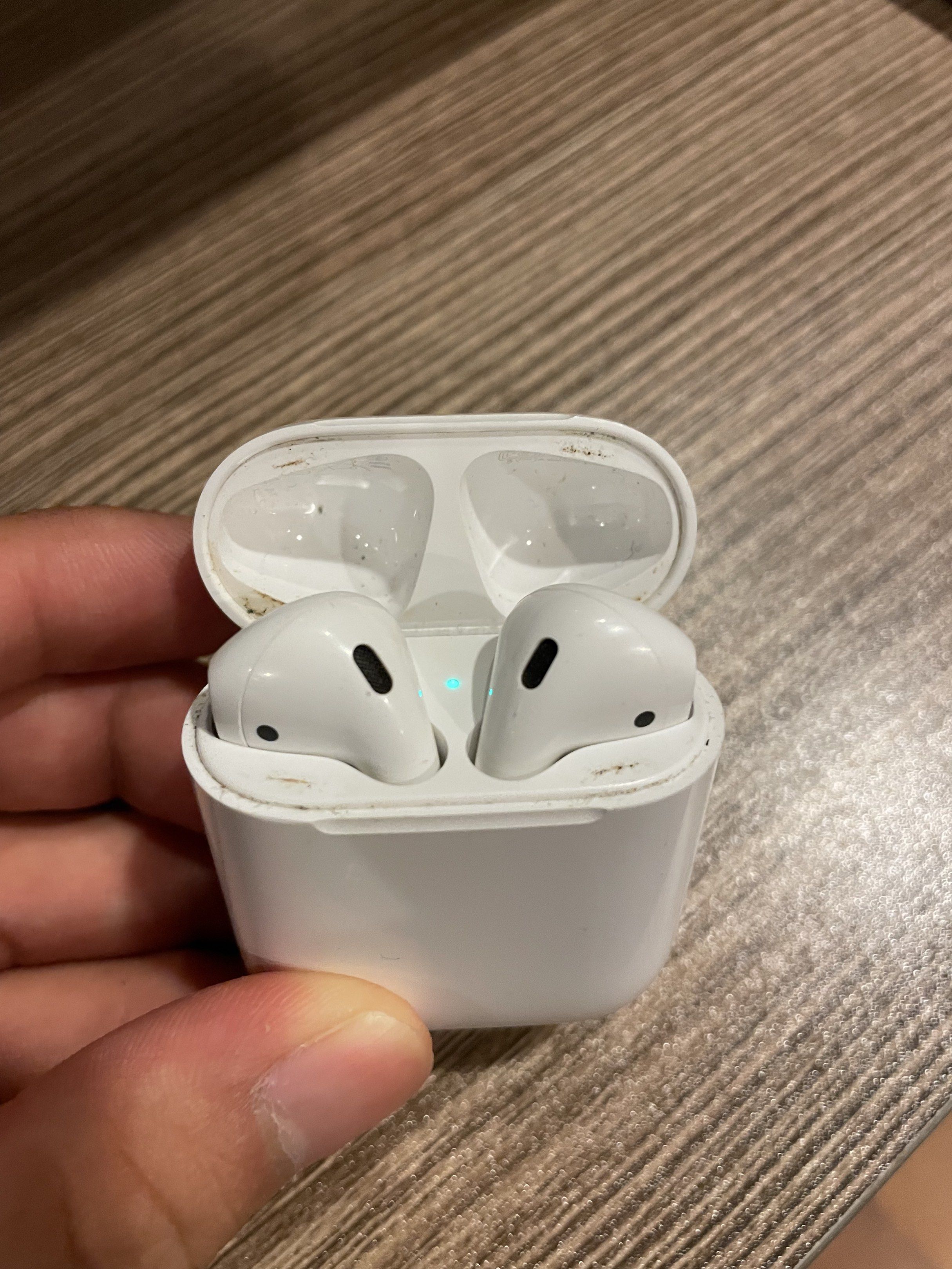 Apple AirPods 2nd Gen65561073583361113