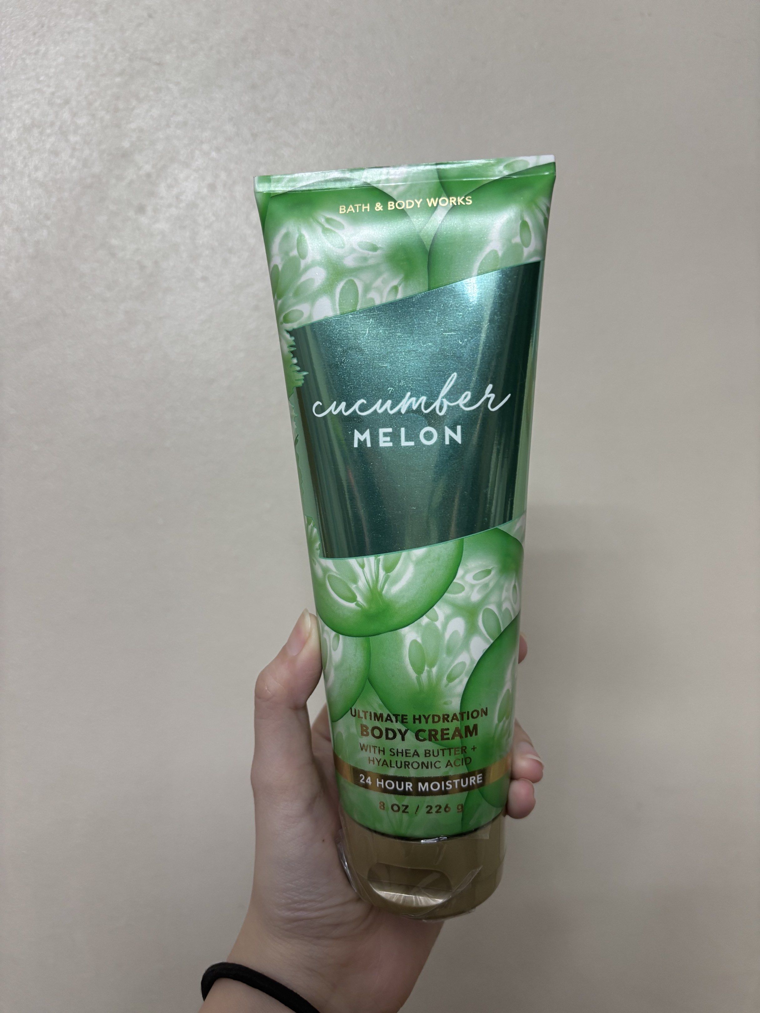 Bath & Body Works Cucumber Melon Body Cream (Category: Body Care) located in Manila. Submitted by skyfl4kesdeclutter (Listing ID 1417835852, Image 1). Description: Fragrance notes: crisp cucumber, watery honeydew, summer cantaloupe, sparkling grapefruit and sheer woods. - body cream with hyaluronic acid - never been opened got as a gift 100% full .