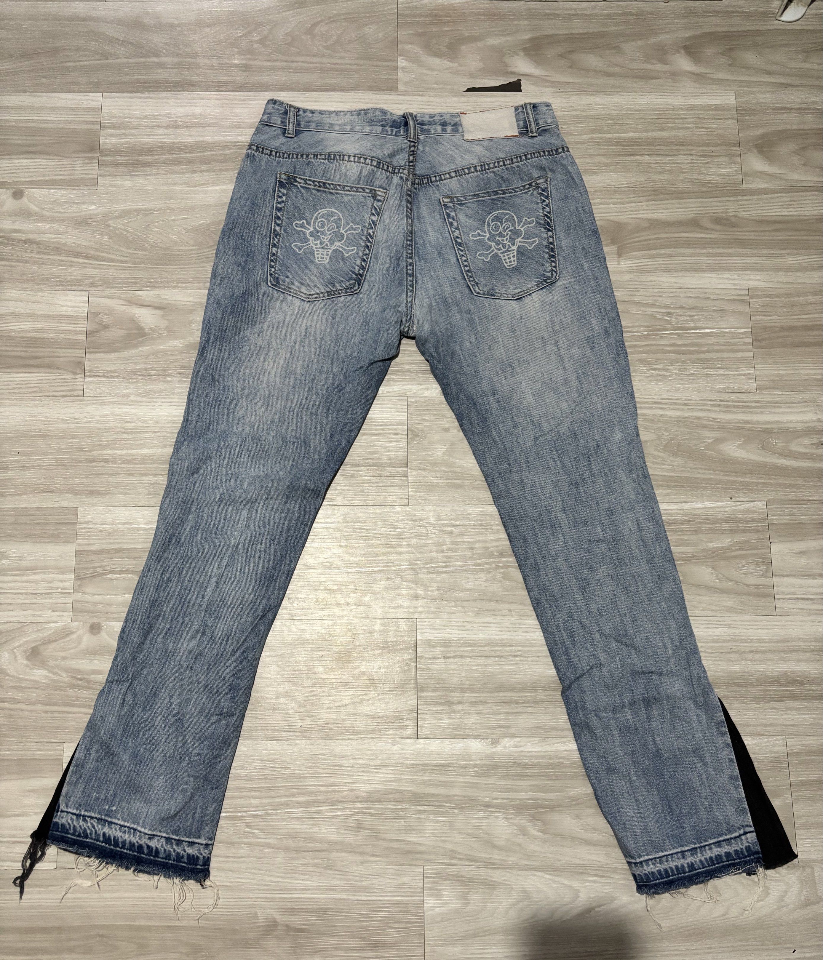 BBC Ice Cream Flair Jeans (Category: Jeans) located in San Jose del Monte. Submitted by 50.50_split (Listing ID 1417871701, Image 2). Description: bbc ice cream flair jeans 42x17 8/10 fits size 34 issue nasa pics.
