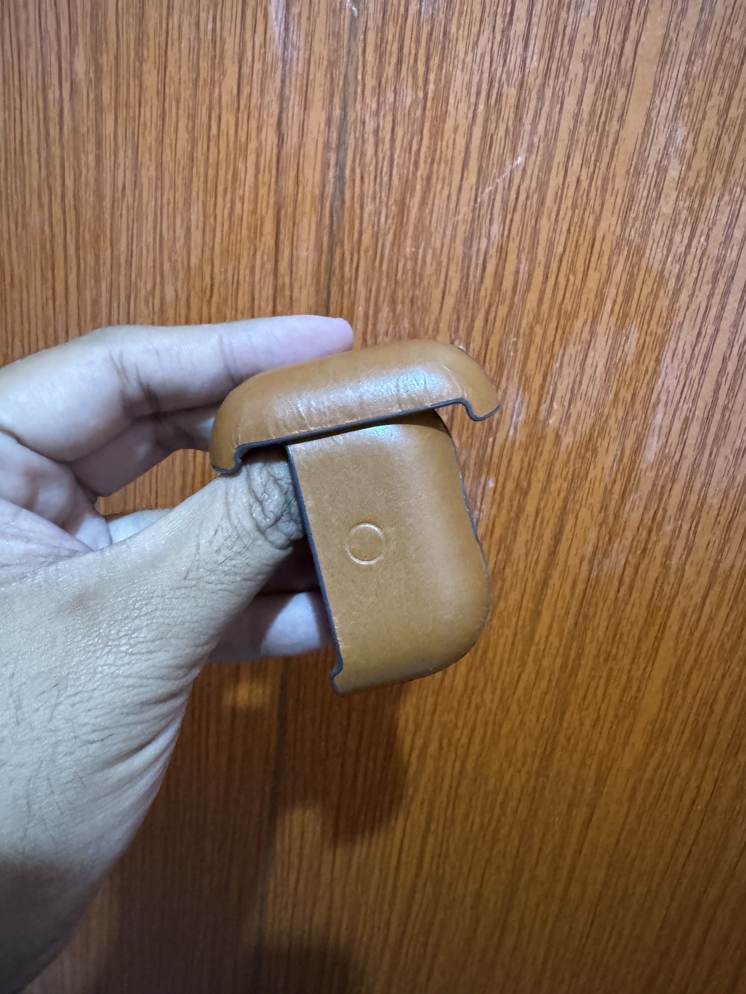 Bellroy Leather case for AirPods Gen 3 (Category: Cases & Sleeves) located in Dasmarinas. Submitted by markusi22 (Listing ID 1417843110, Image 3). Description: .