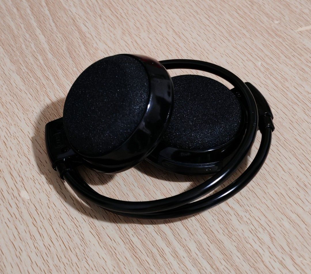 Black Bluetooth Headphones65561049315075111