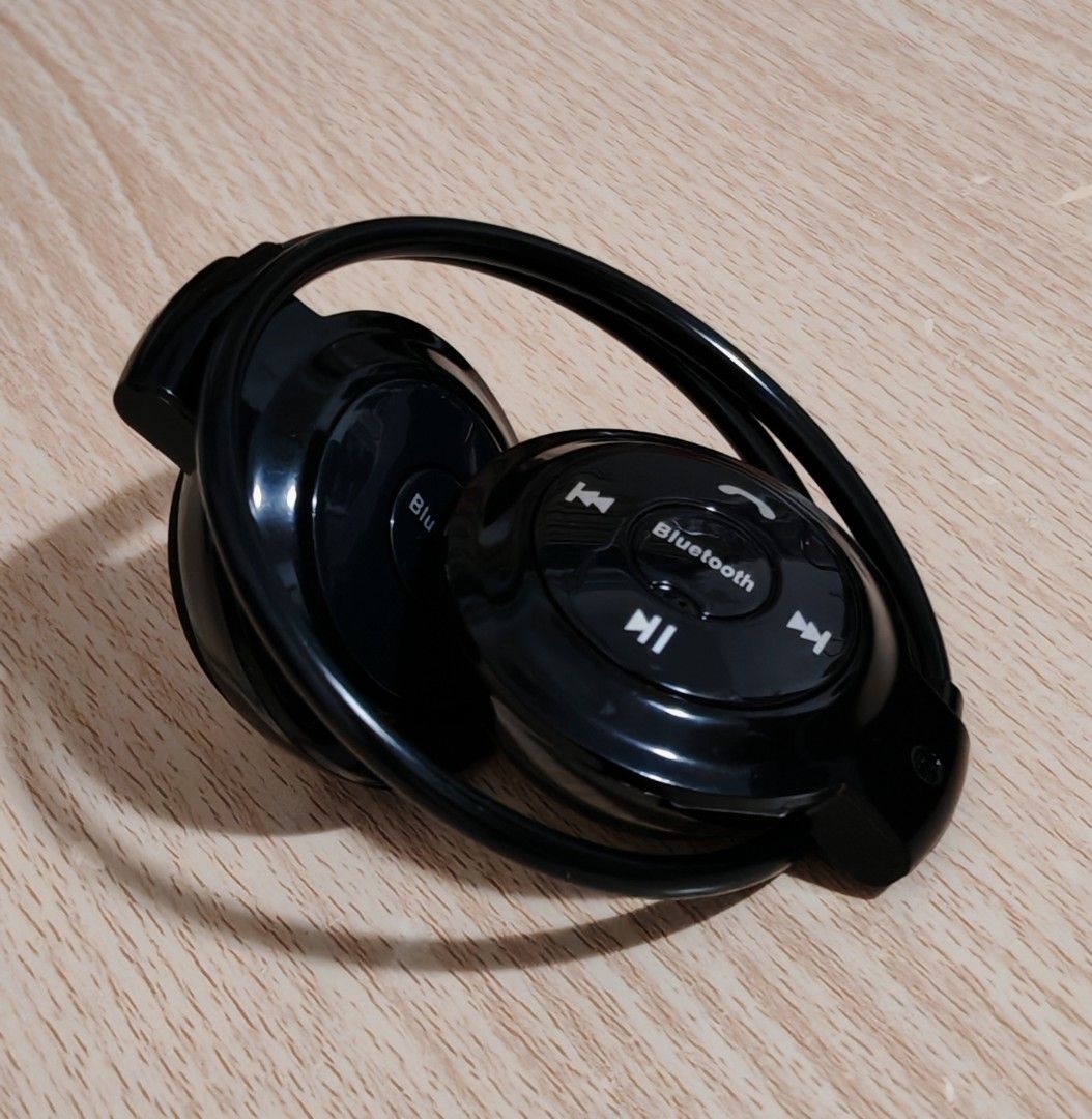 Black Bluetooth Headphones