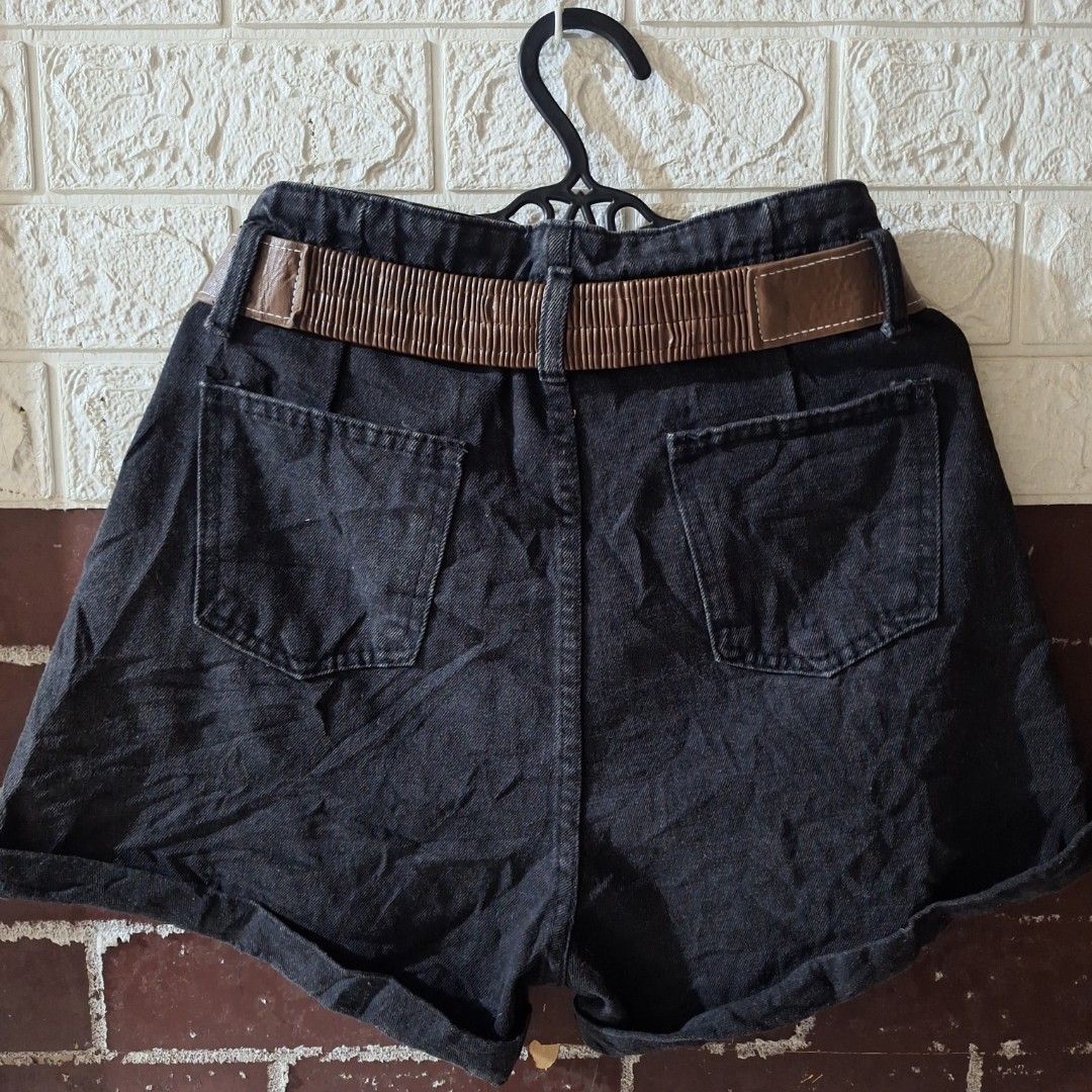 Black Denim Shorts with Belt (Category: Shorts) located in Binangonan. Submitted by ajayspreloved015 (Listing ID 1418003333, Image 2). Description: code: 006 size: 26-27 - Black denim shorts - Matching brown leather belt included - Classic five-pocket design - Button closure.