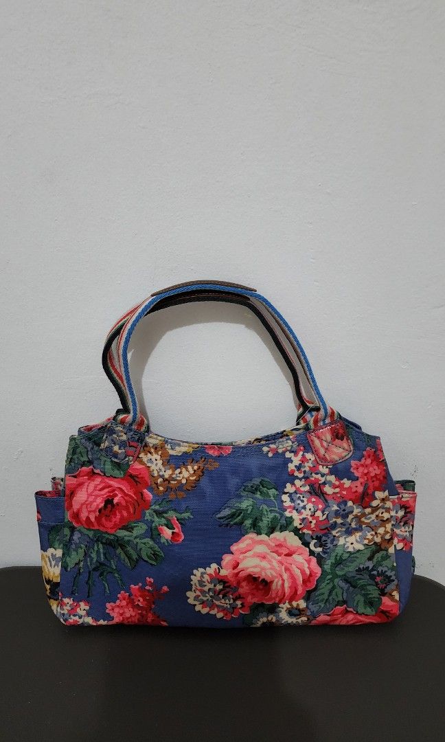 Cath Kidston Daybag Bloomsbury (Category: Shoulder Bags) located in Manila. Submitted by dtly08 (Listing ID 1417989334, Image 2). Description: .