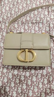(Category: ) located in . Submitted by lr_closet (Listing ID 1417993750, Image 1). Description: .